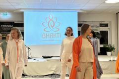 fashion_show_yoga_festival_eco_friendly_clothing_bhakti_wear_fall_white_orange_11