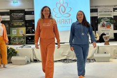 fashion_show_yoga_festival_eco_friendly_clothing_bhakti_wear_fall_white_orange_22