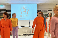fashion_show_yoga_festival_eco_friendly_clothing_bhakti_wear_fall_white_orange_6