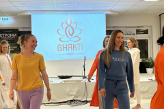 fashion_show_yoga_festival_eco_friendly_clothing_bhakti_wear_fall_white_orange_8