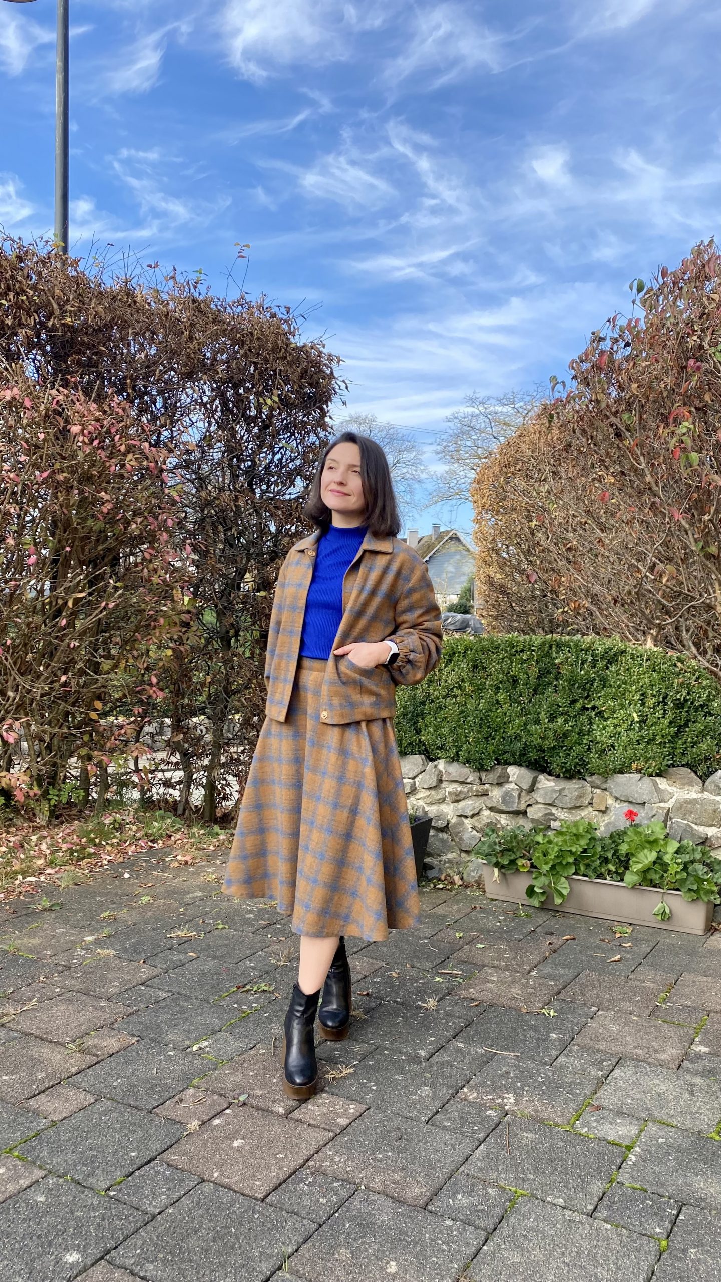 Jacket, skirt with check pattern and longsleeve - Image 3