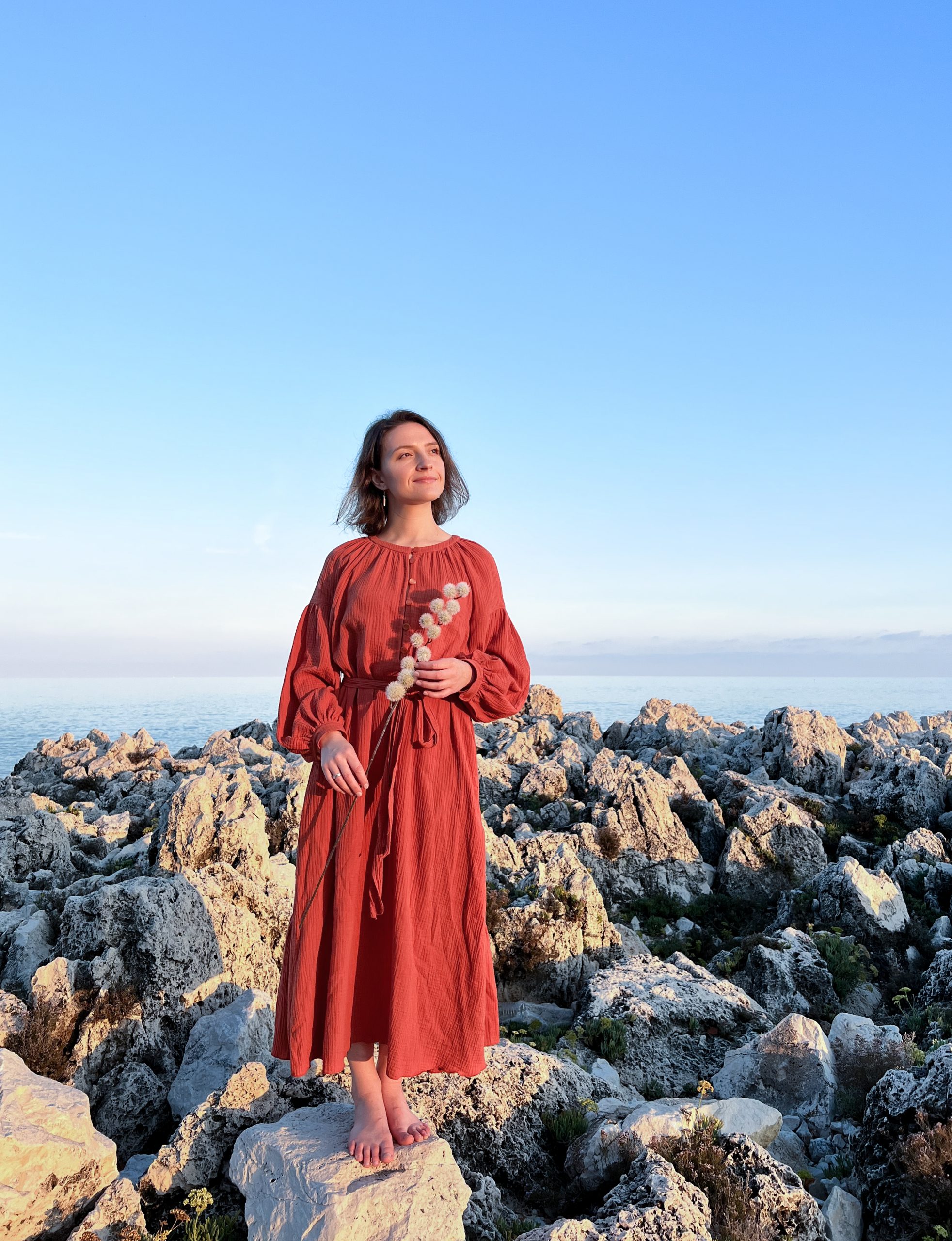 Kleid mit voluminösen Raglanärmeln – Bild 2