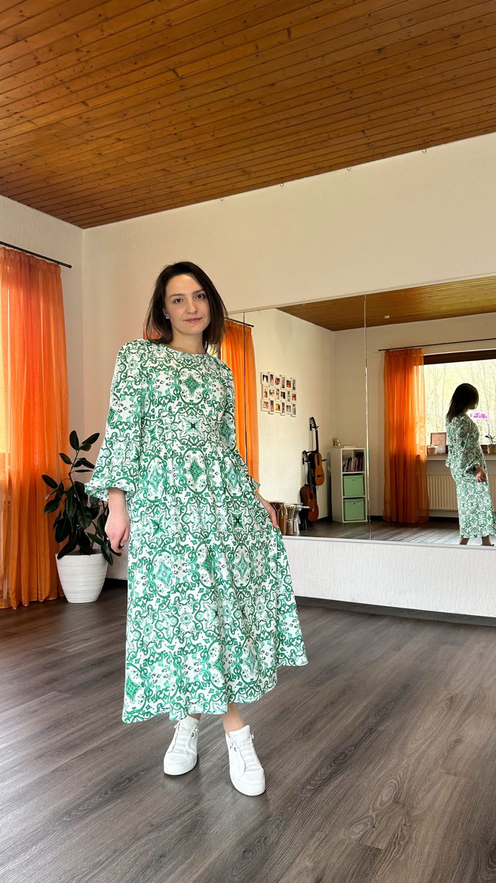Dress with pleats - Image 2