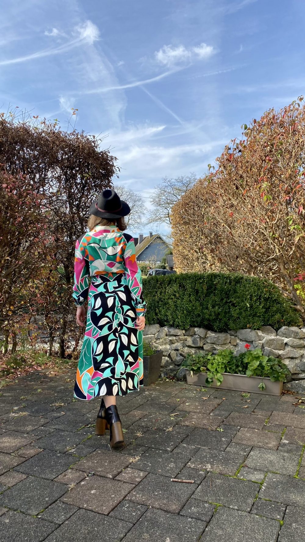 Hemdblusenkleid mit Print – Bild 2
