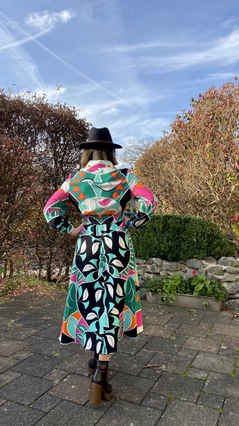 Hemdblusenkleid mit Print – Bild 7