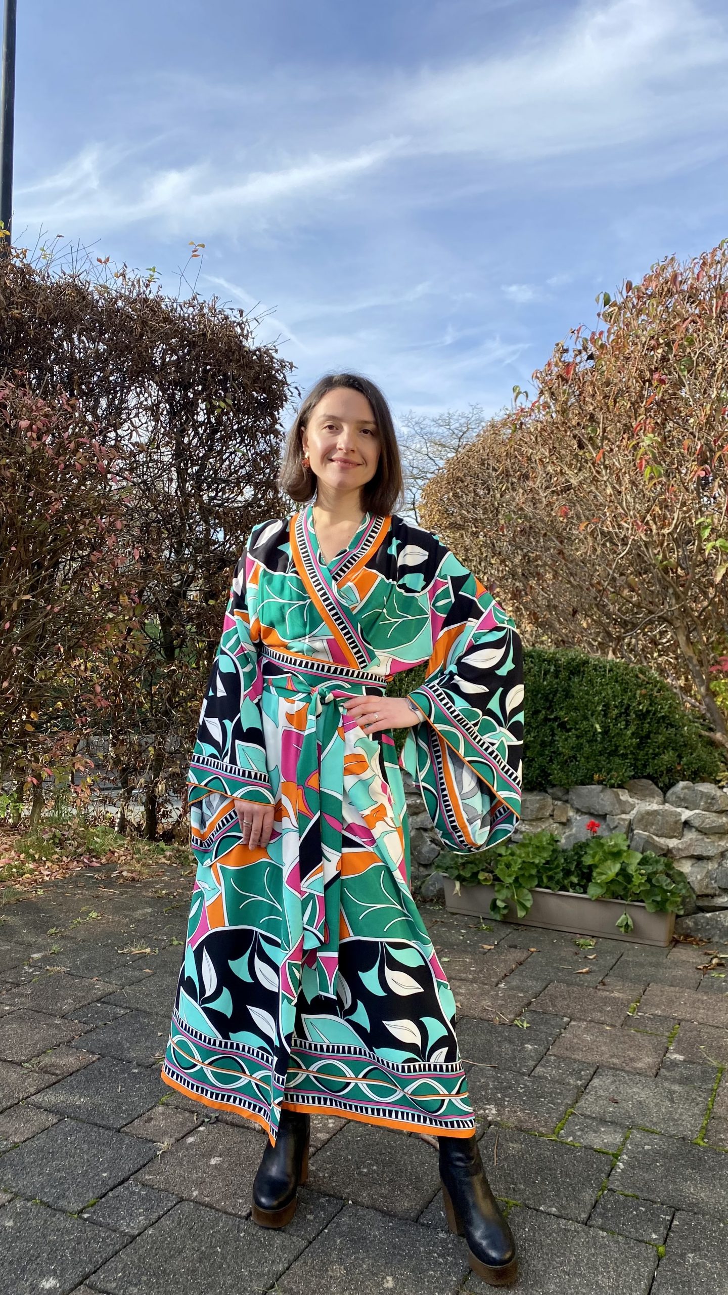 Kimono-Kleid mit Print – Bild 2