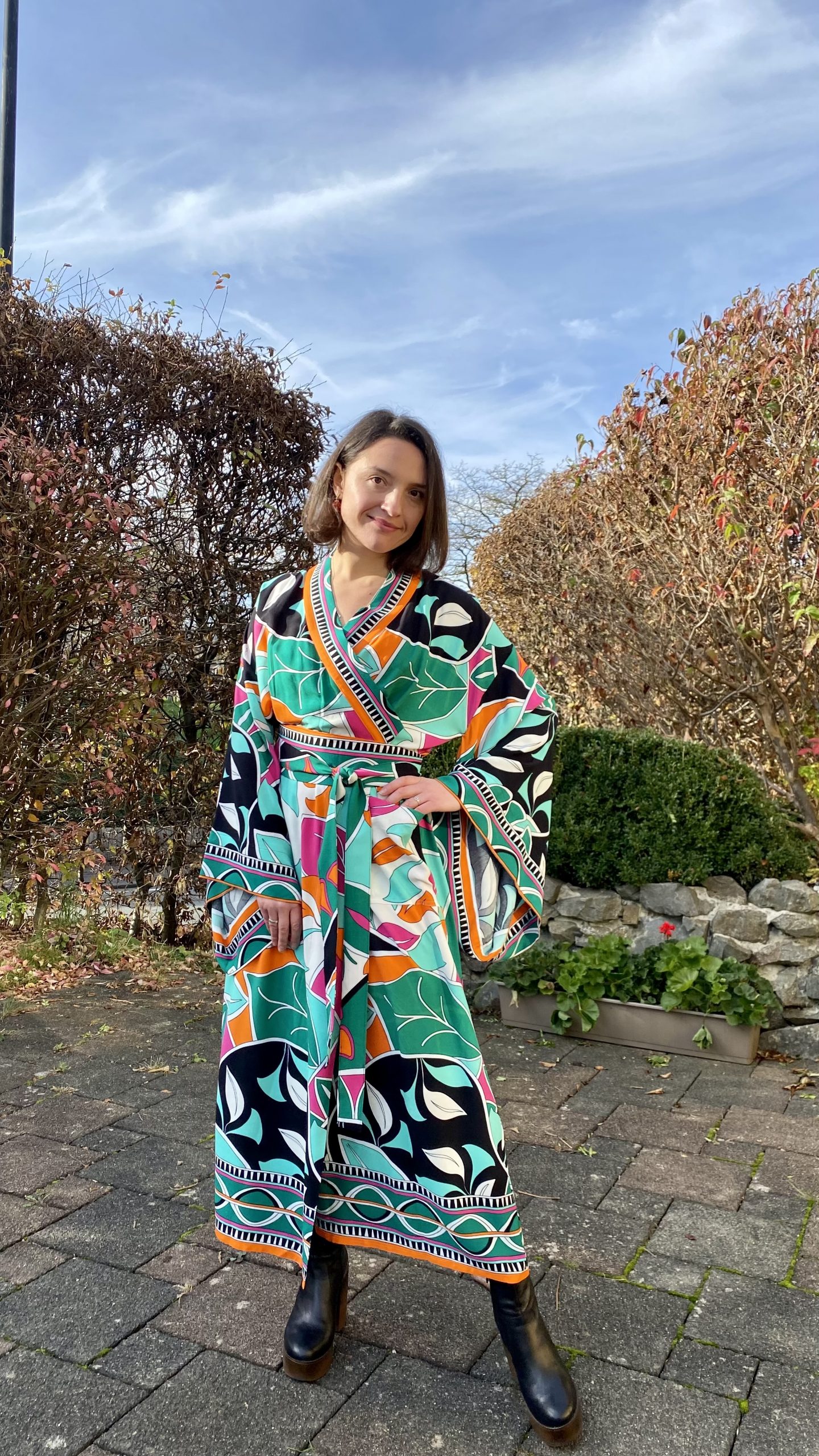 Kimono-Kleid mit Print – Bild 12