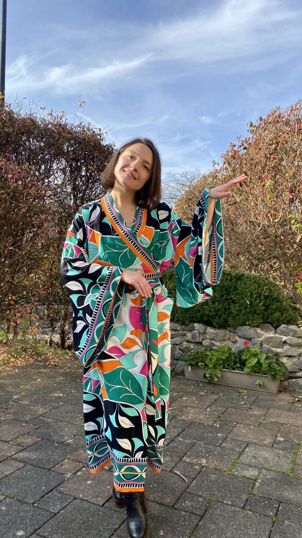 Kimono-Kleid mit Print – Bild 11