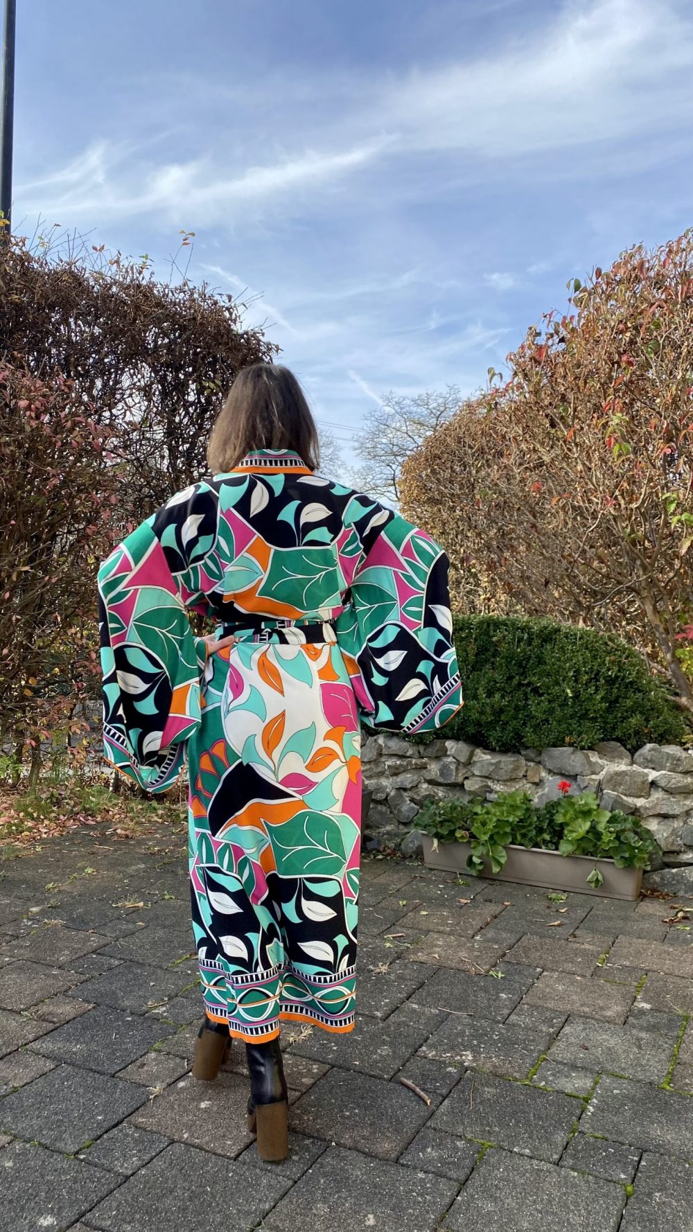 Kimono-Kleid mit Print – Bild 10