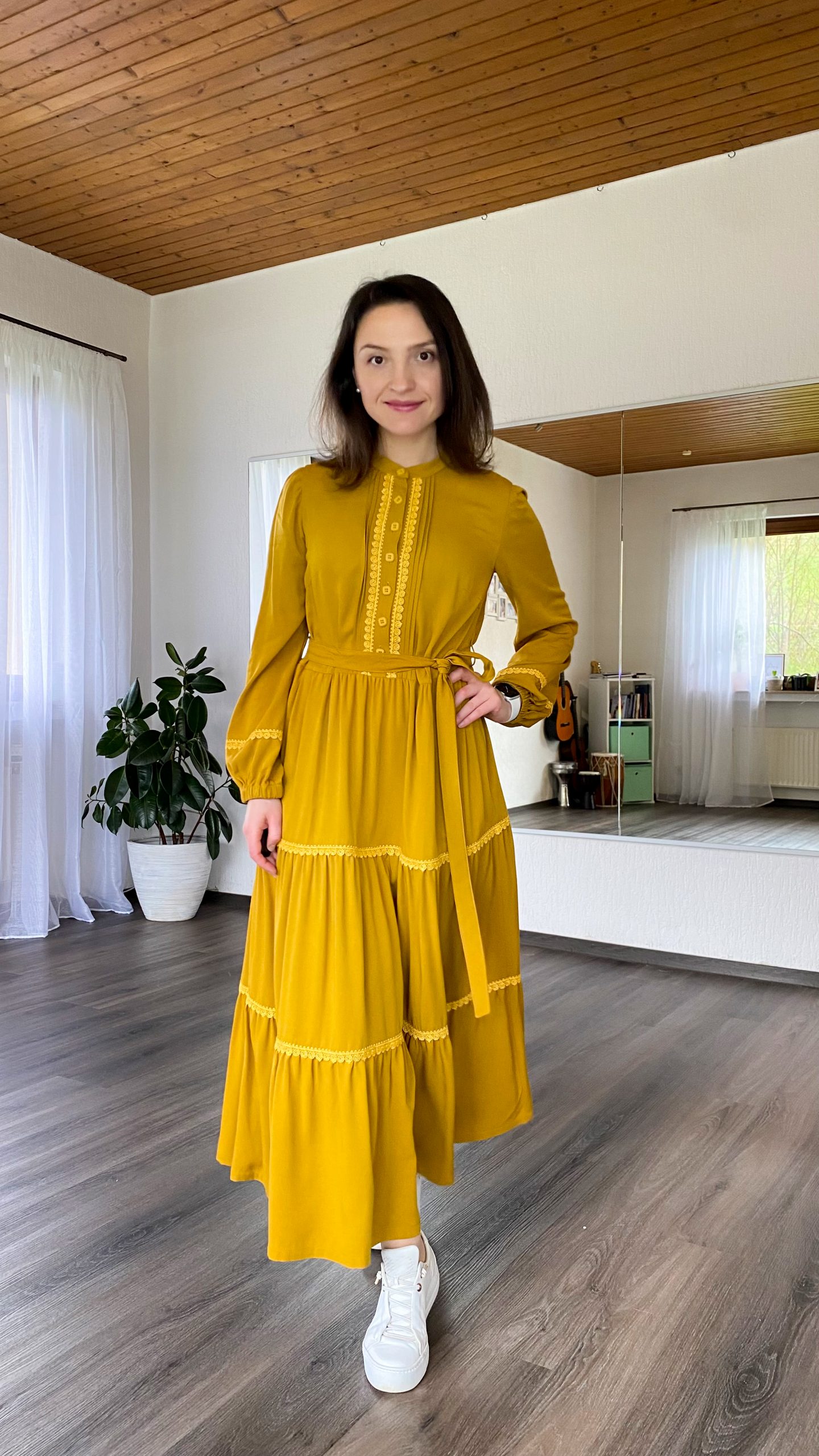 Kleid mit Stufenrock und Spitze (Klassik) – Bild 14