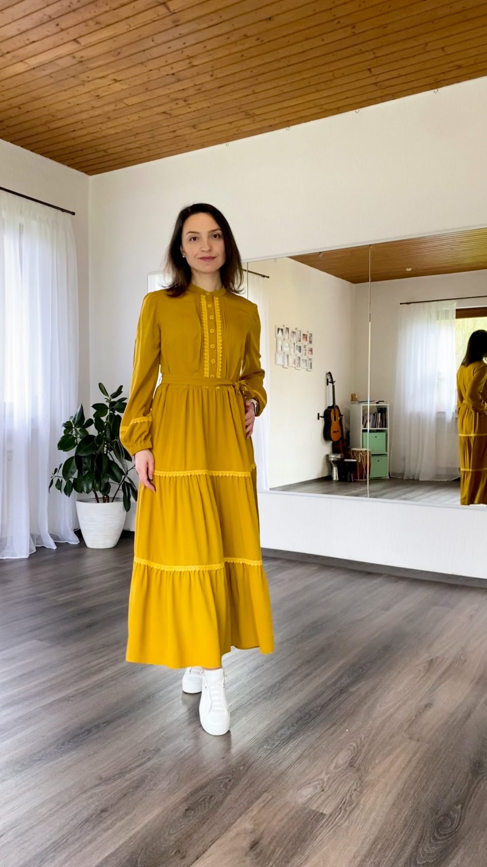 Kleid mit Stufenrock und Spitze (Klassik) – Bild 13
