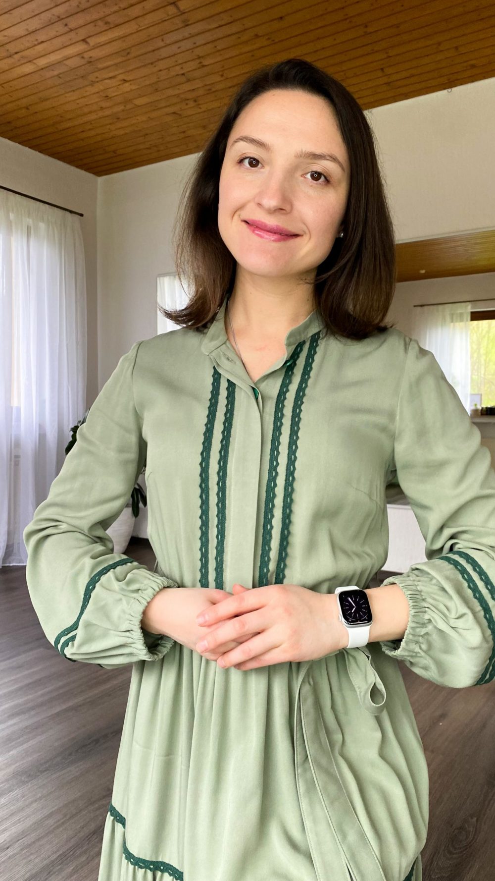 Kleid mit Stufenrock und Spitze (Klassik) – Bild 23