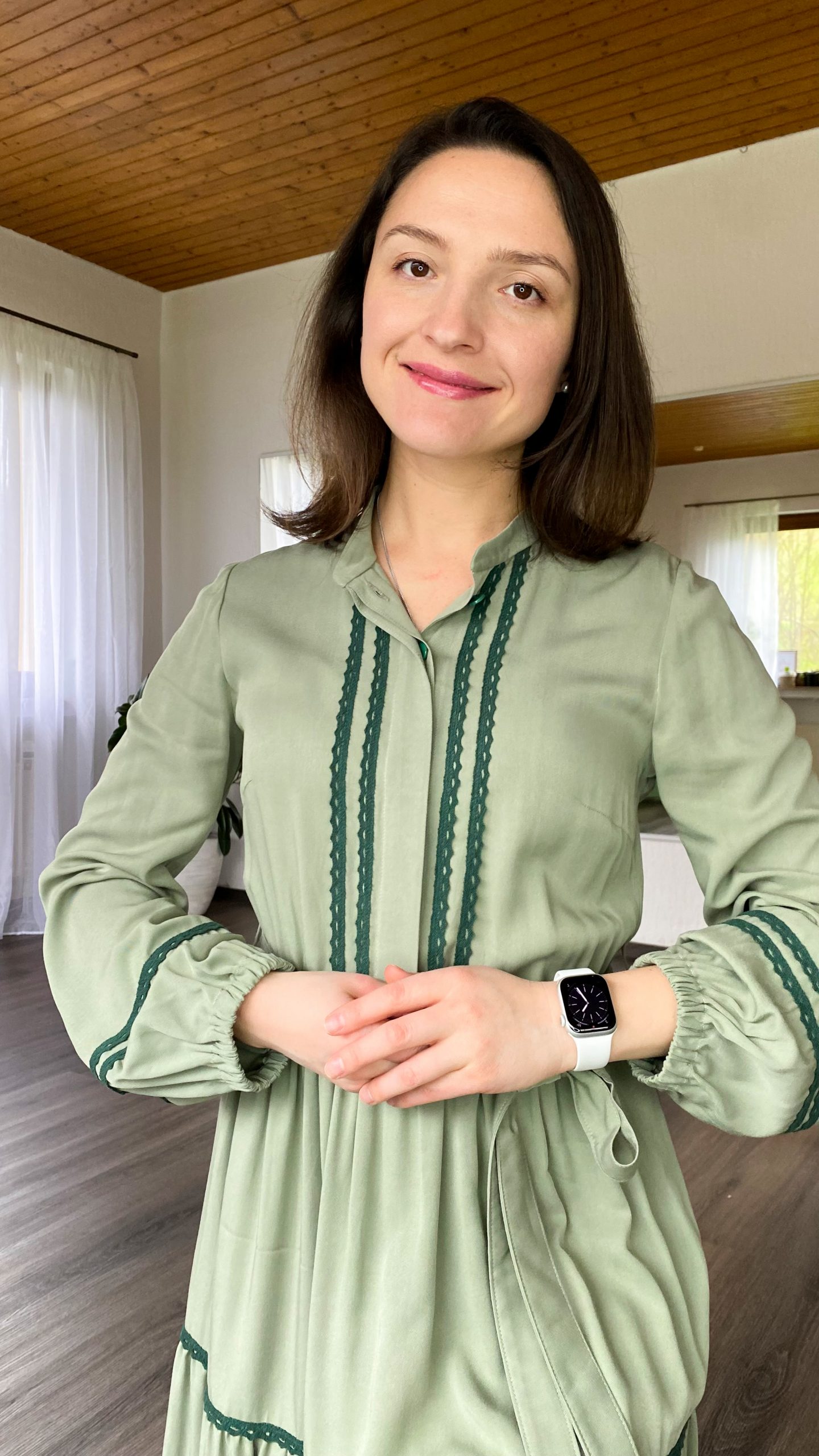 Kleid mit Stufenrock und Spitze (Klassik) – Bild 23