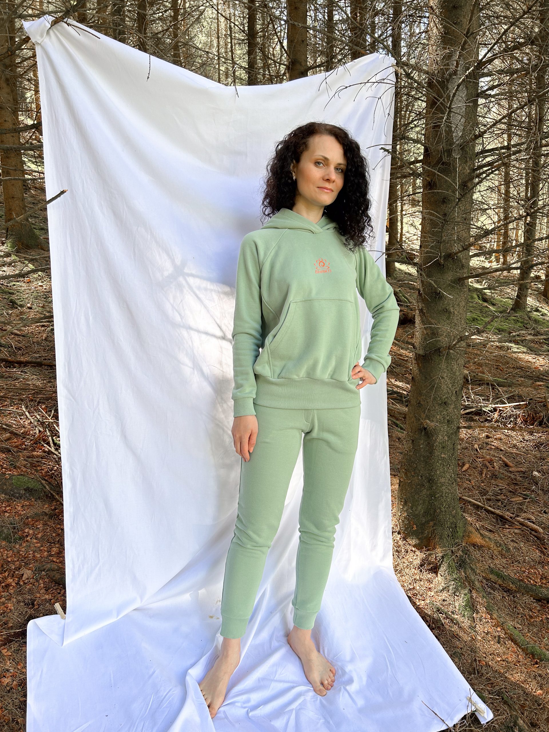 Sports hoodie and slim-fit pants