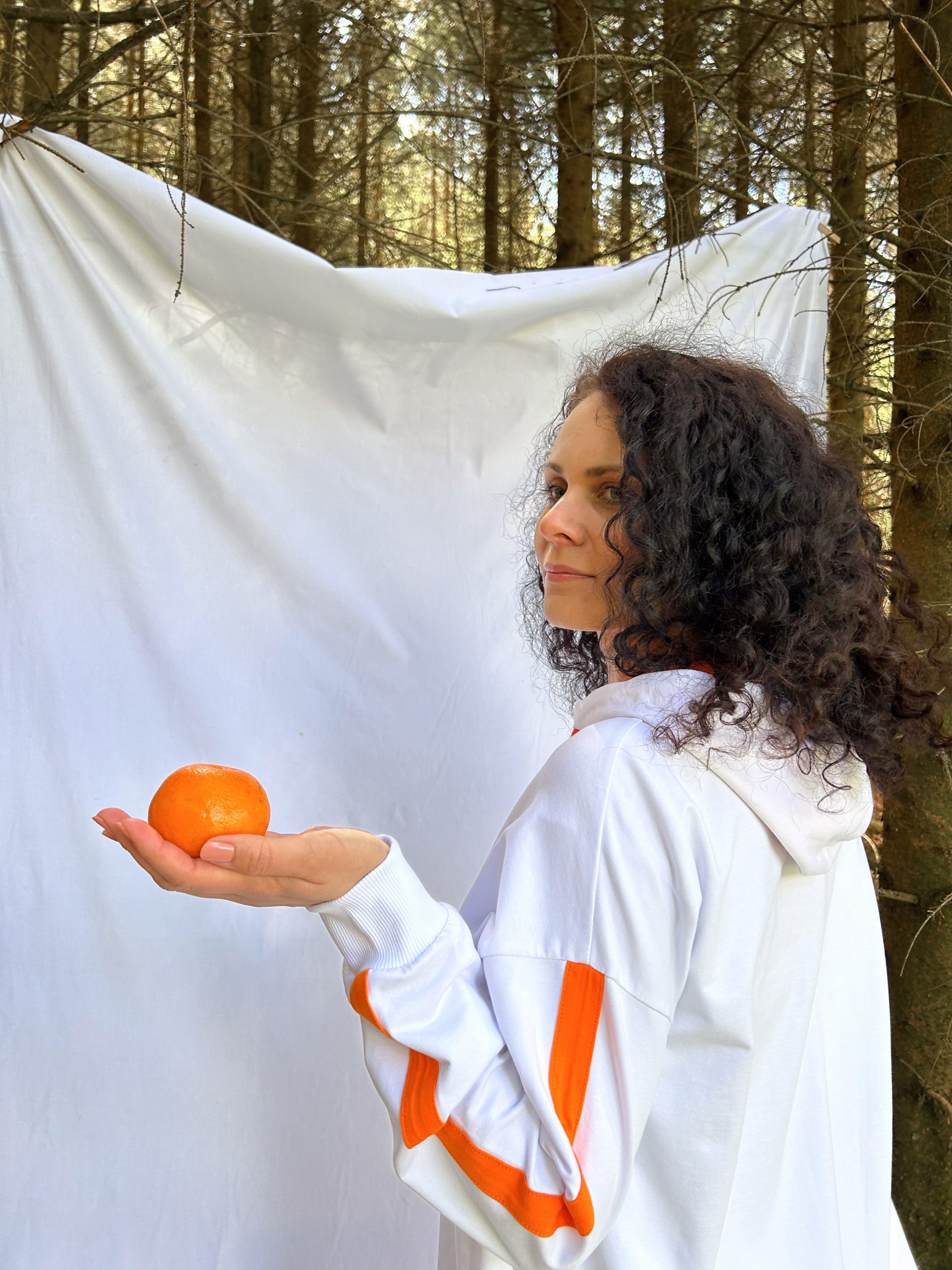 Kapuzenkleid mit Bhakti-Streifen – Bild 5
