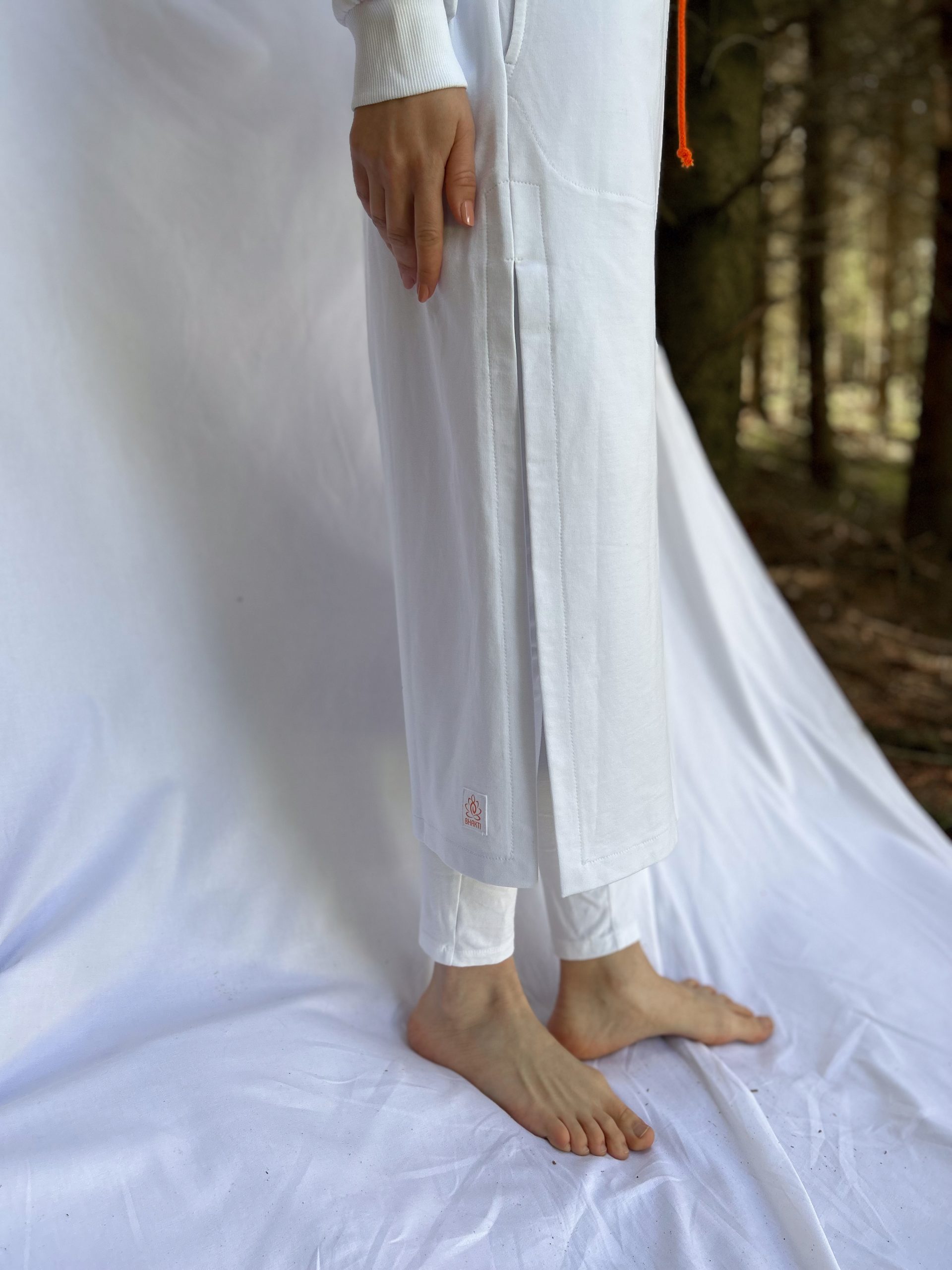 Kapuzenkleid mit Bhakti-Streifen – Bild 10