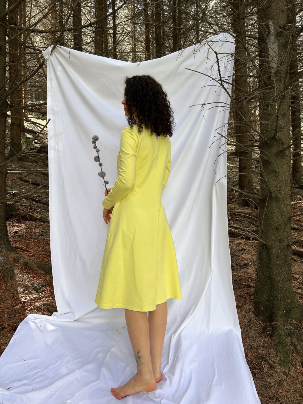 Kleid mit Schillerkragen aus Rippenjersy – Bild 12