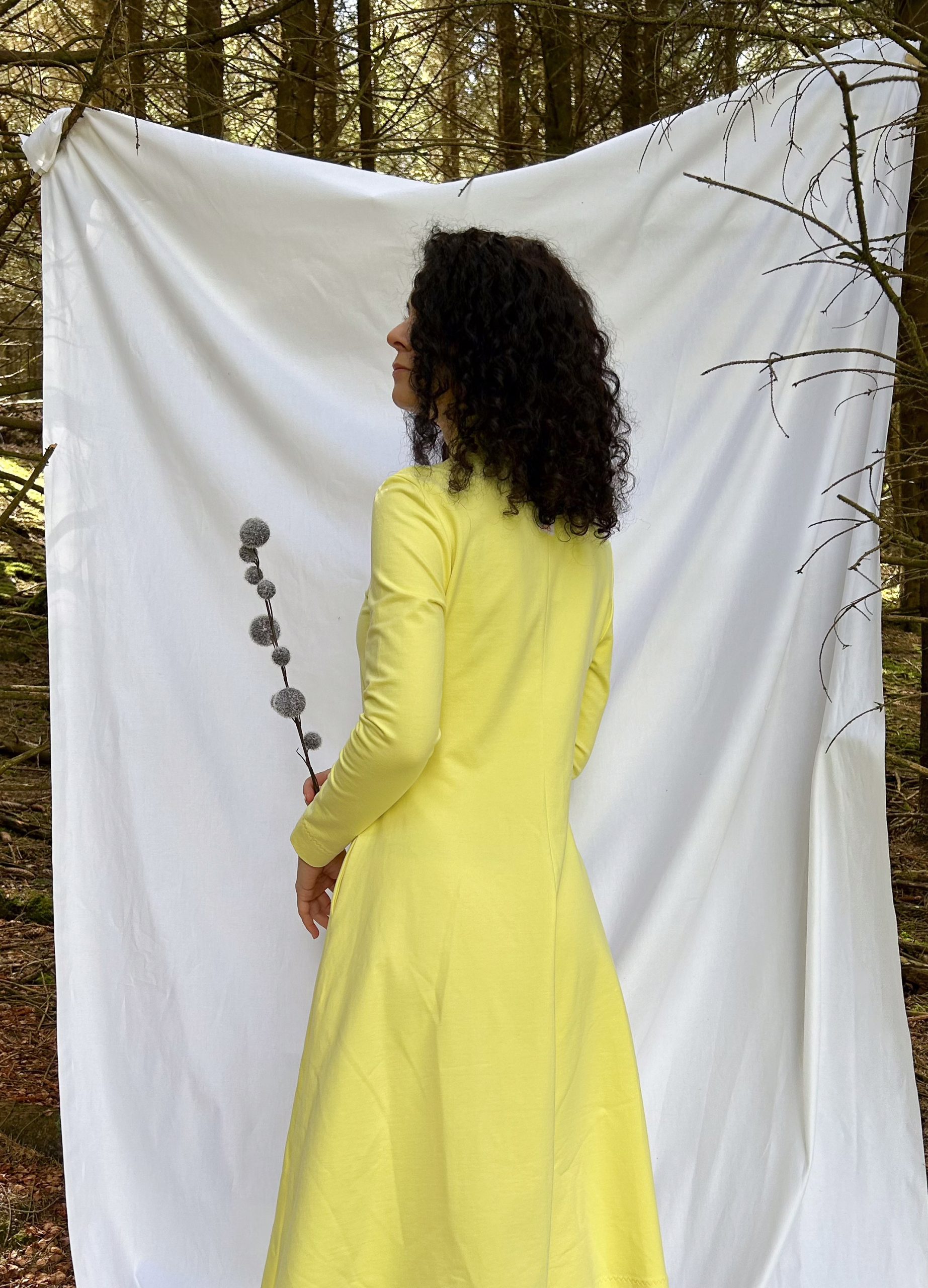 Kleid mit Schillerkragen aus Rippenjersy – Bild 11