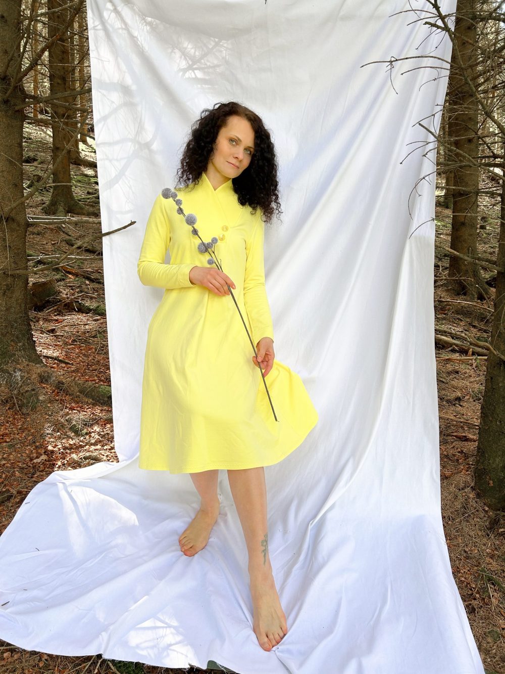 Kleid mit Schillerkragen aus Rippenjersy – Bild 6