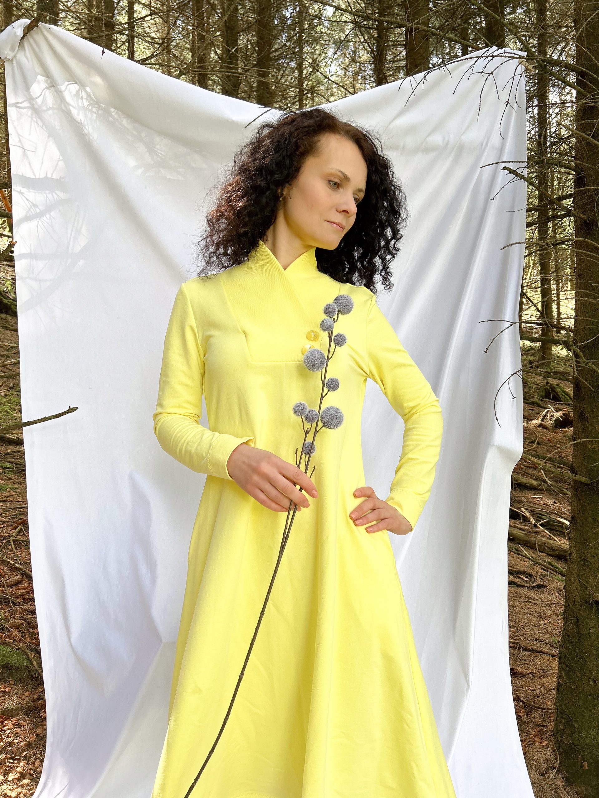 Kleid mit Schillerkragen aus Rippenjersy – Bild 5