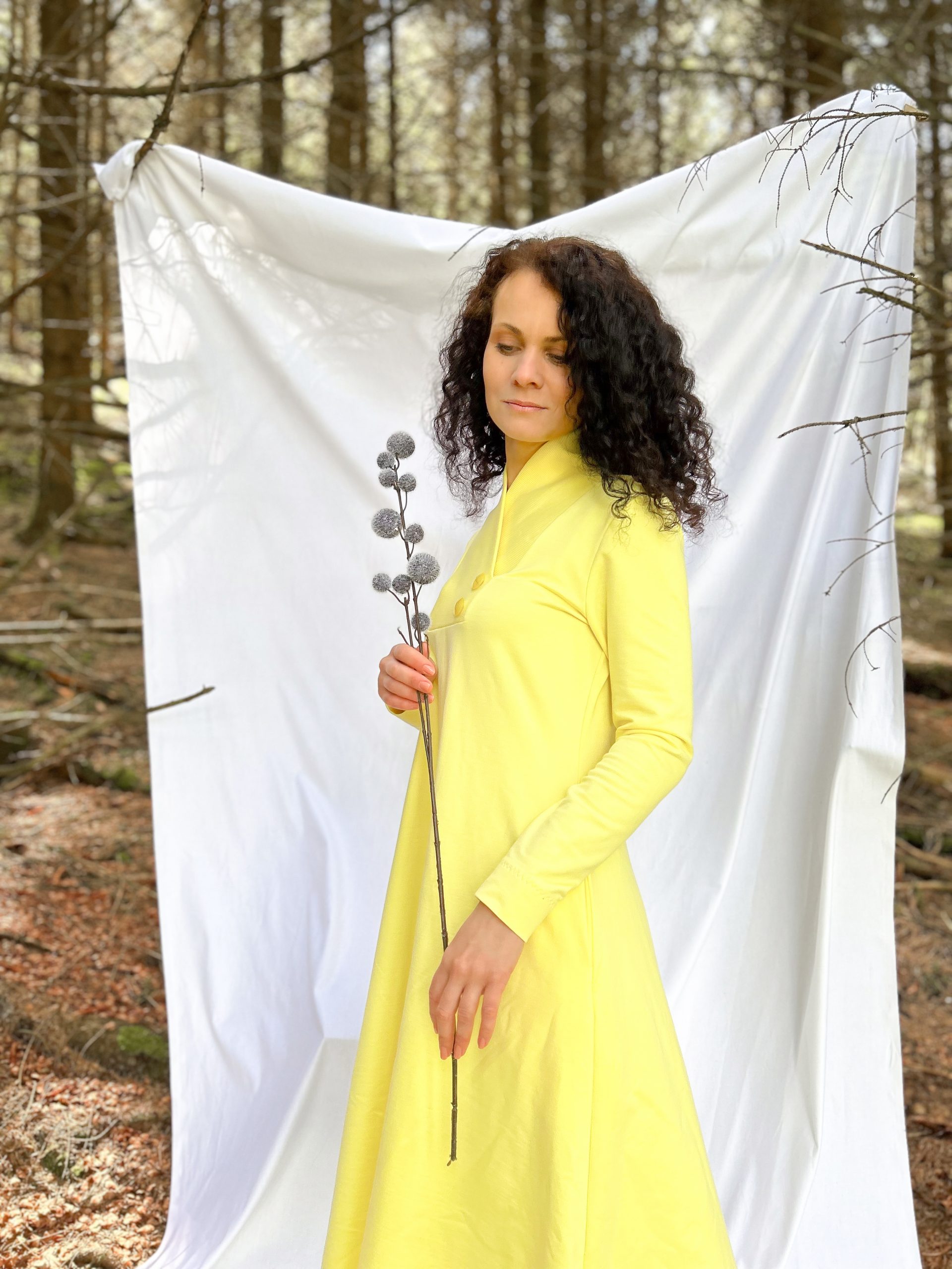 Kleid mit Schillerkragen aus Rippenjersy – Bild 4
