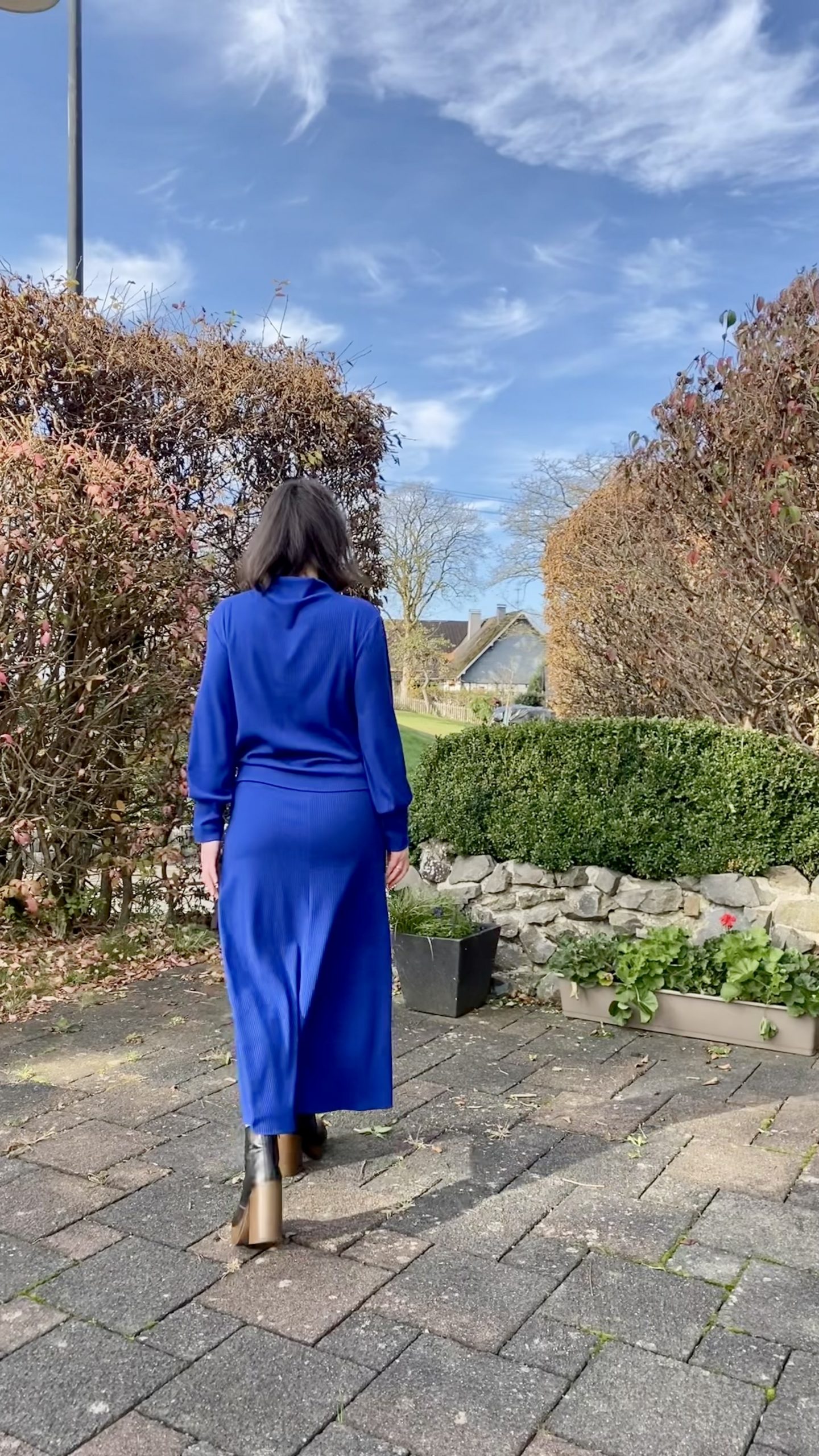 Longsleeve and skirt - Image 3