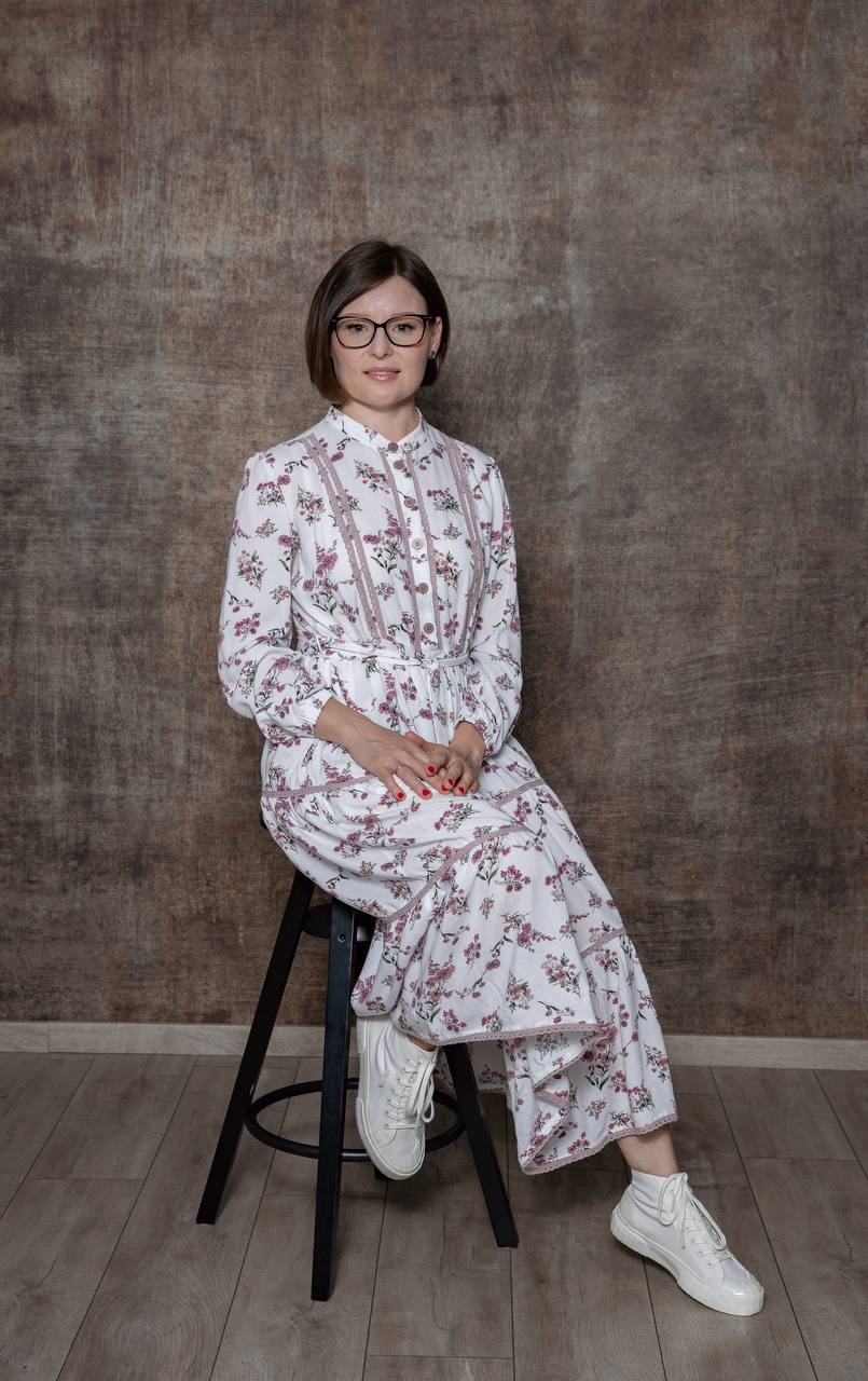Kleid mit Stufenrock und Blumenprint – Bild 2