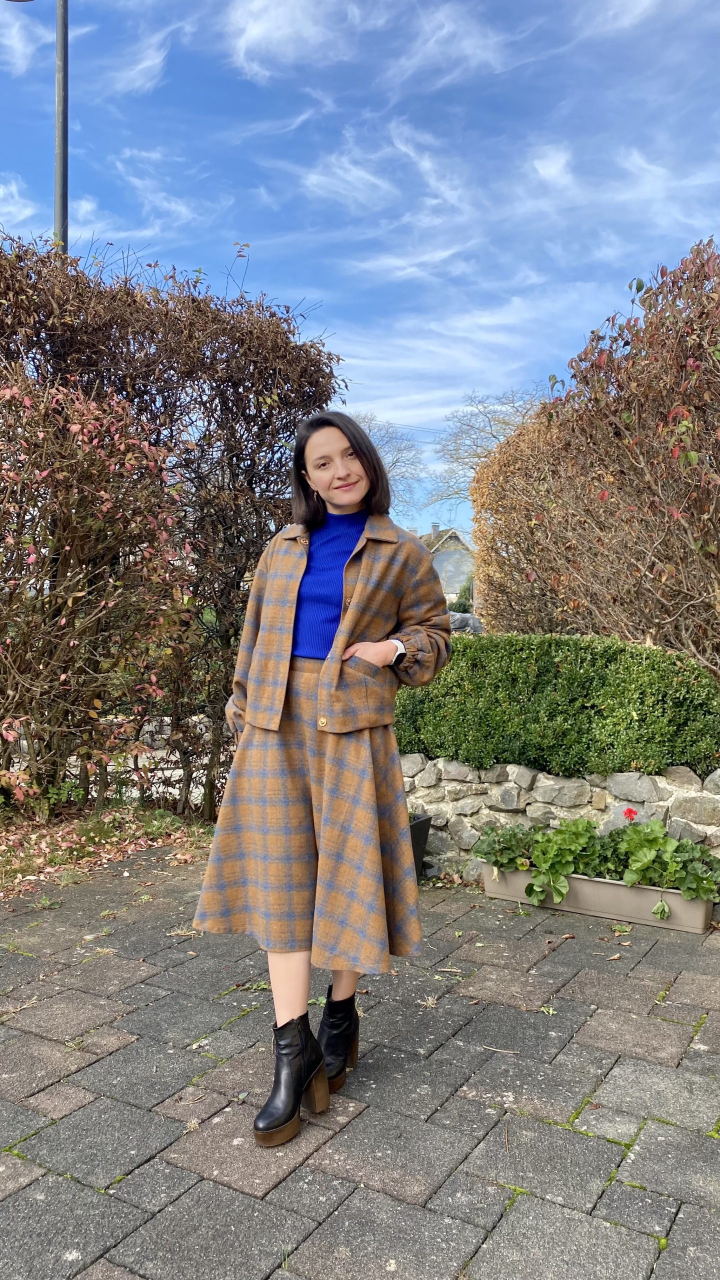 Jacket, skirt with check pattern and longsleeve - Image 2