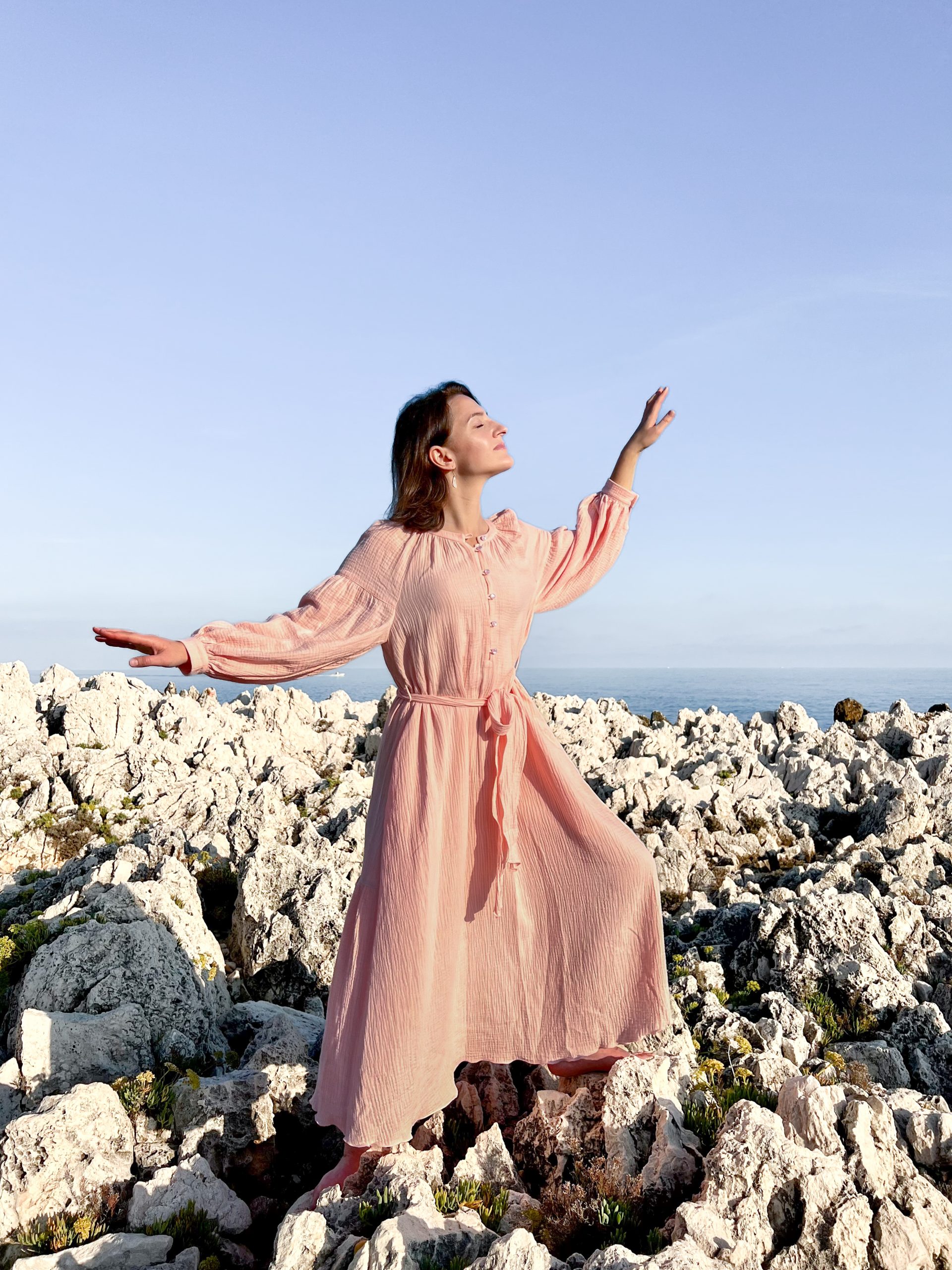 Kleid mit voluminösen Raglanärmeln – Bild 20