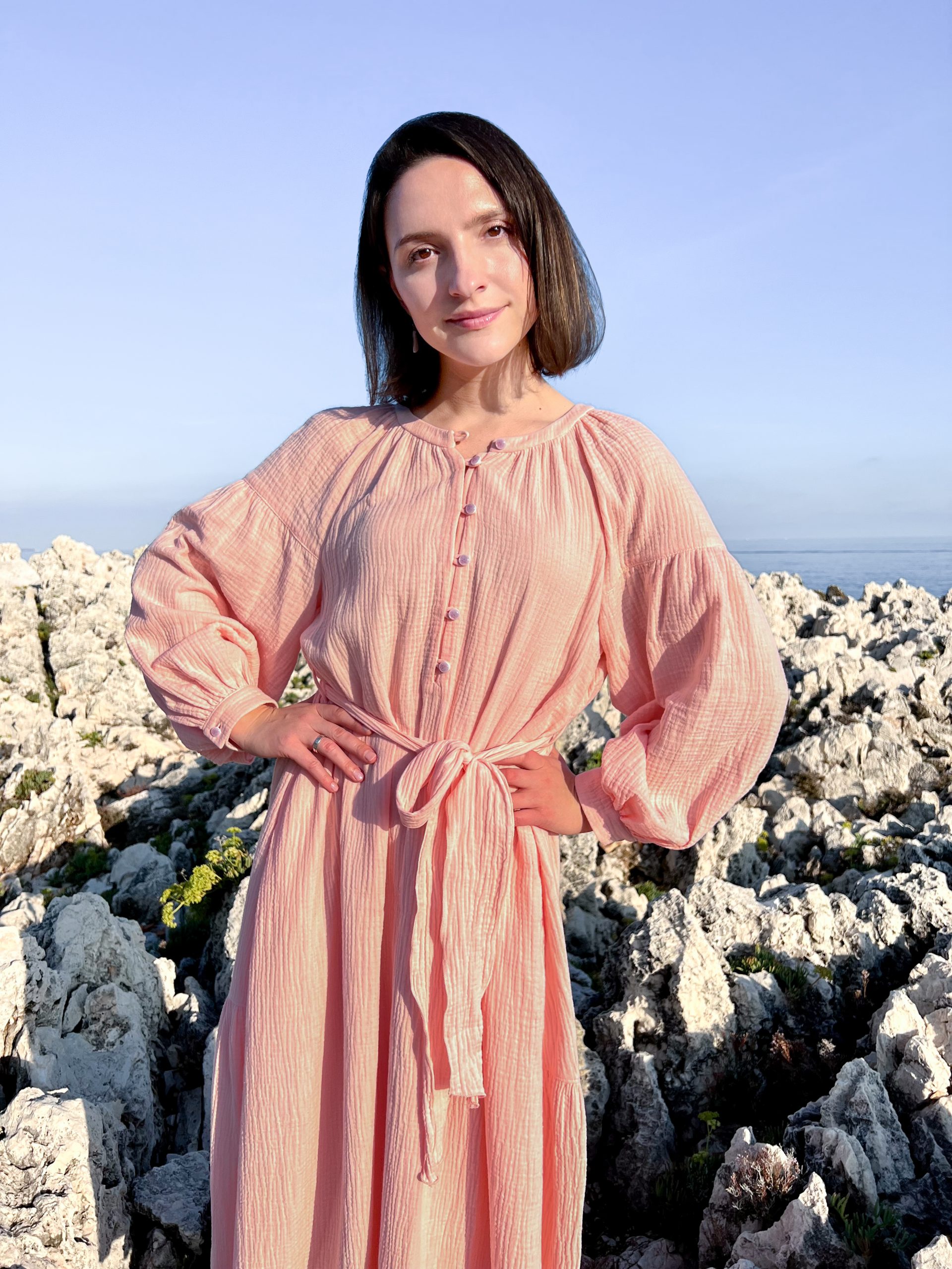 Dress with voluminous raglan sleeves