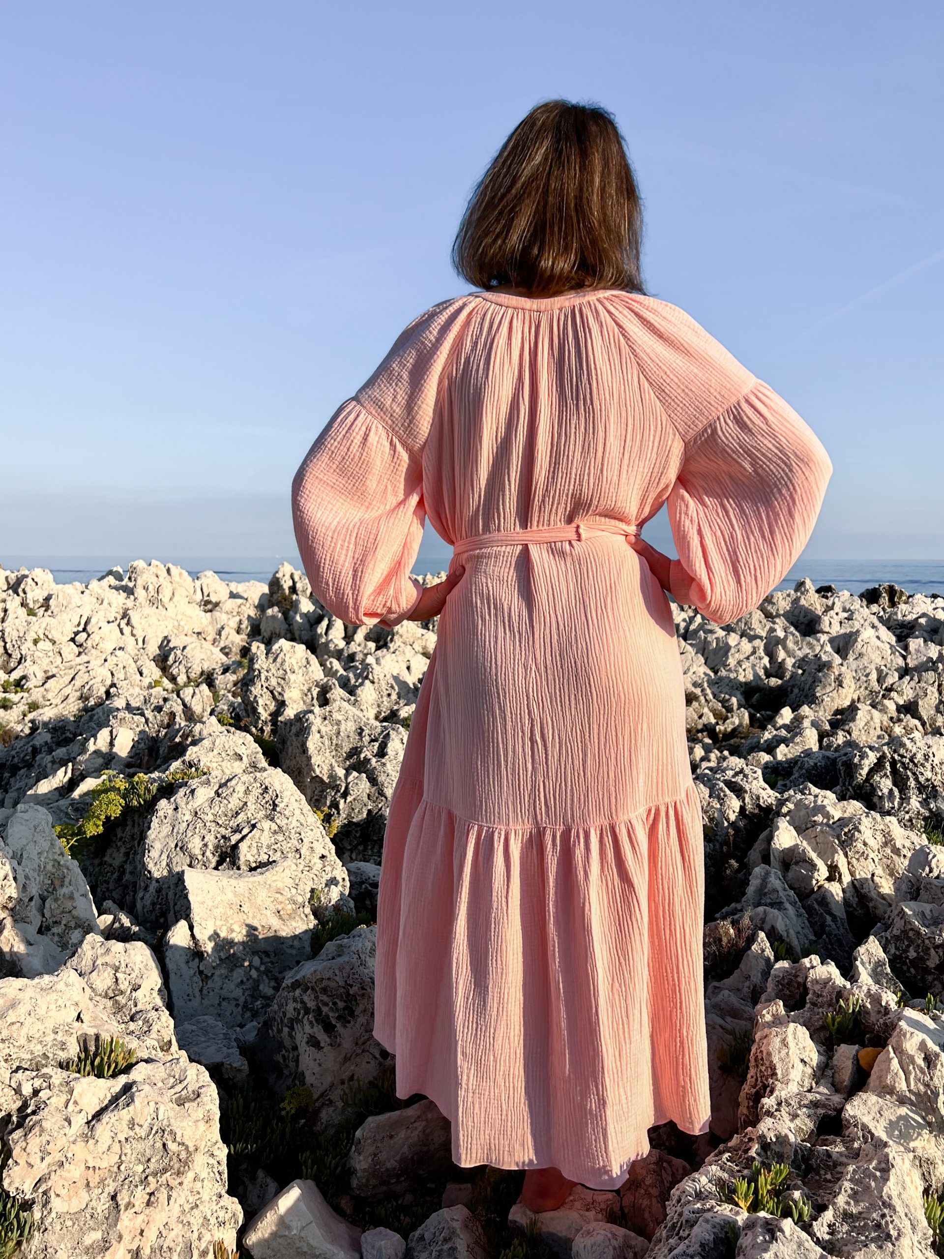 Kleid mit voluminösen Raglanärmeln – Bild 14