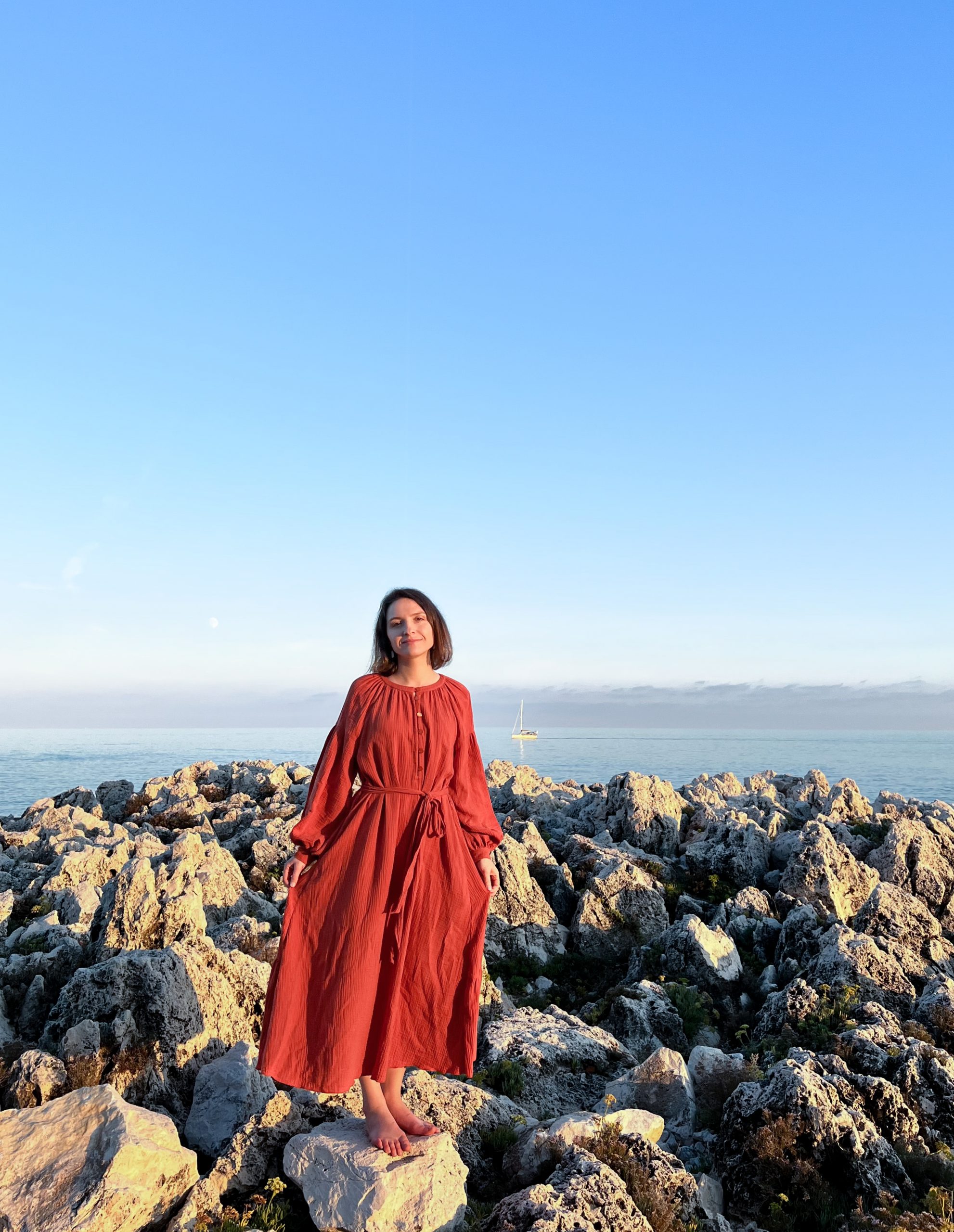 Kleid mit voluminösen Raglanärmeln – Bild 4