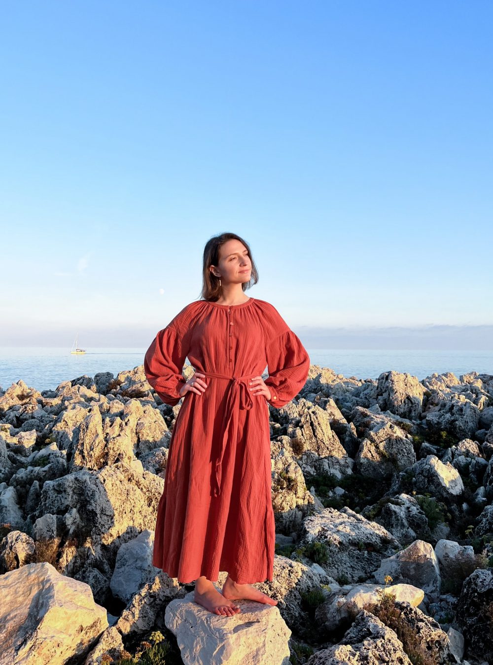 Kleid mit voluminösen Raglanärmeln – Bild 6
