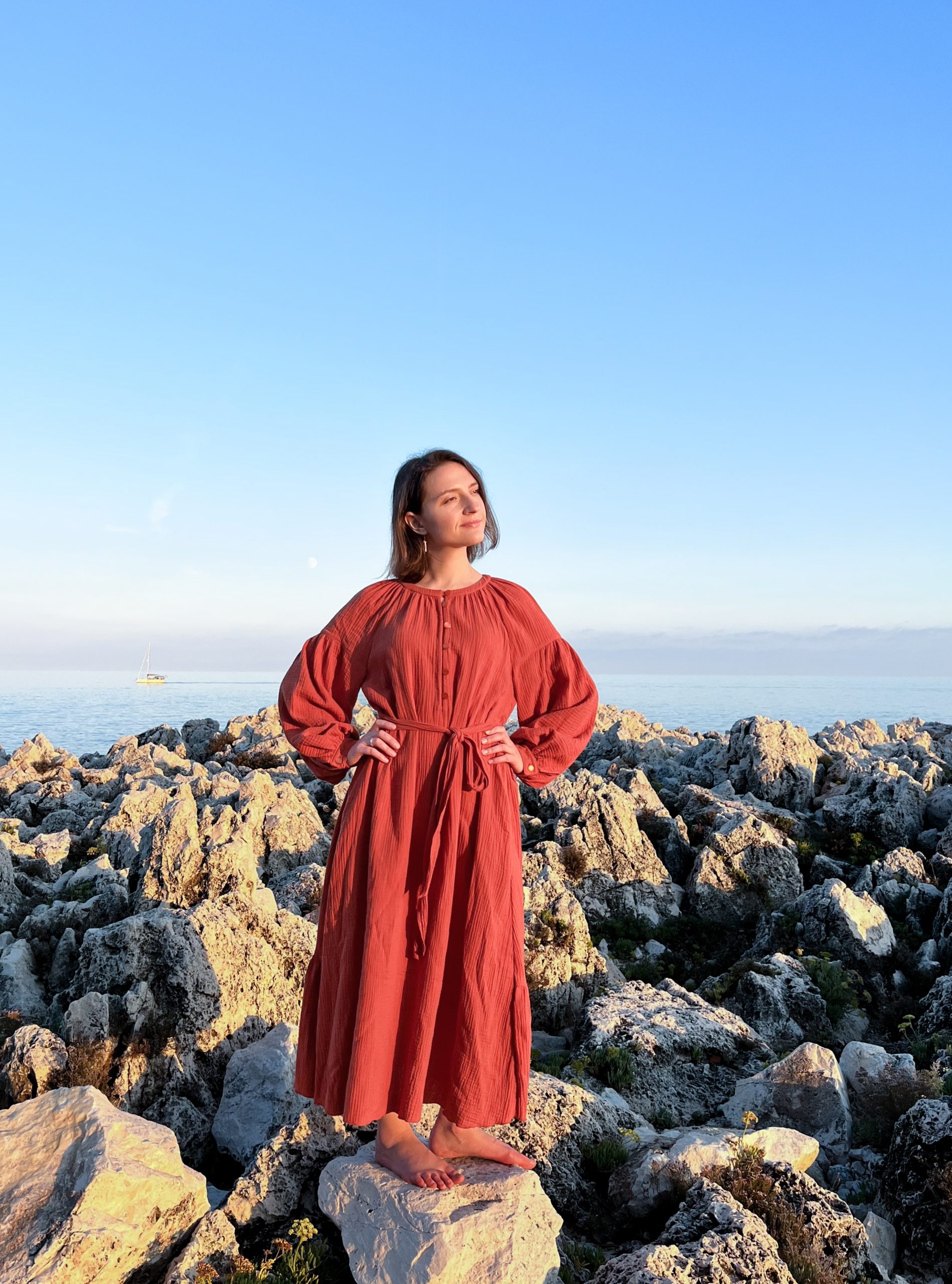 Kleid mit voluminösen Raglanärmeln – Bild 6
