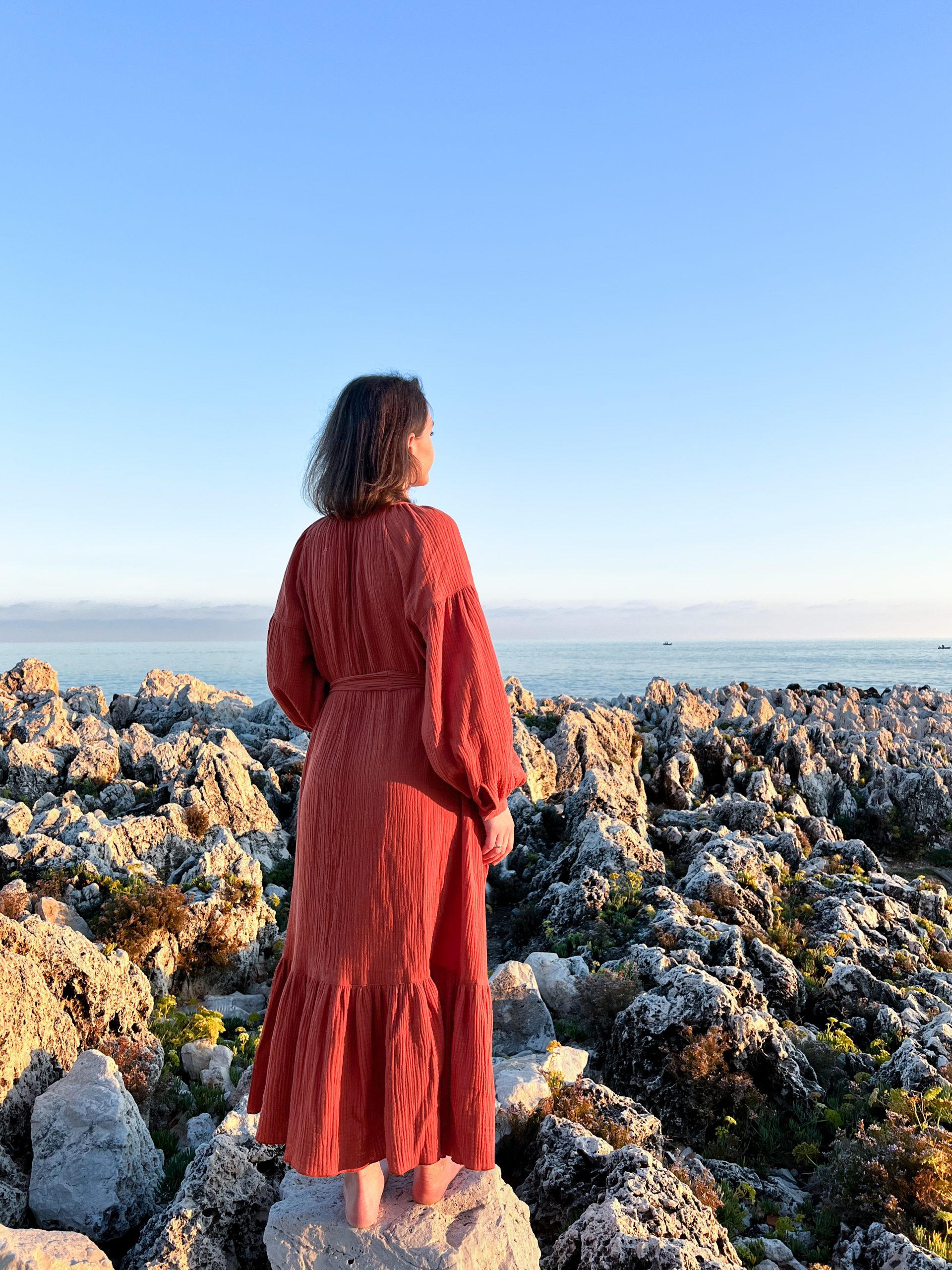 Kleid mit voluminösen Raglanärmeln – Bild 8