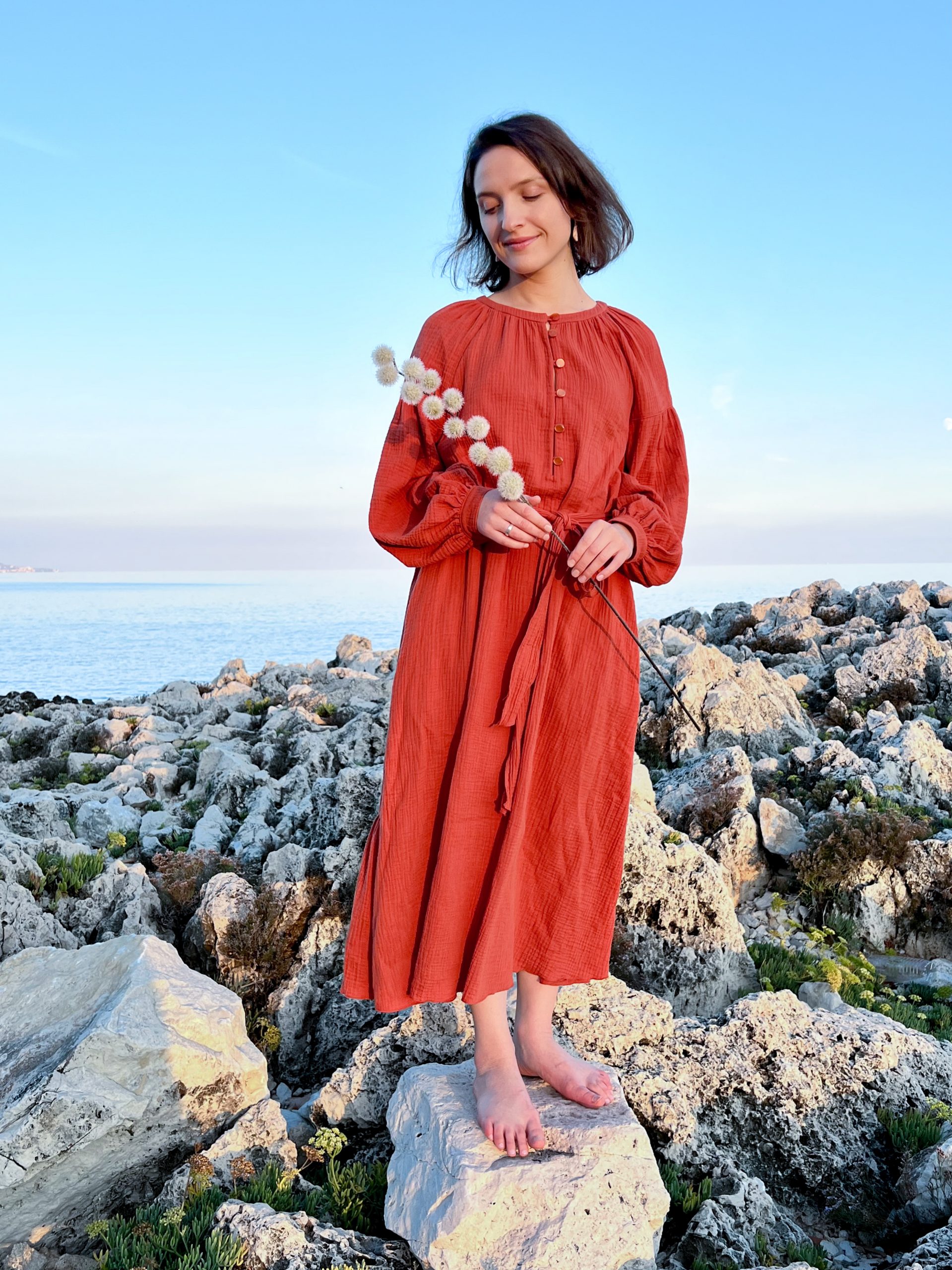Kleid mit voluminösen Raglanärmeln – Bild 10