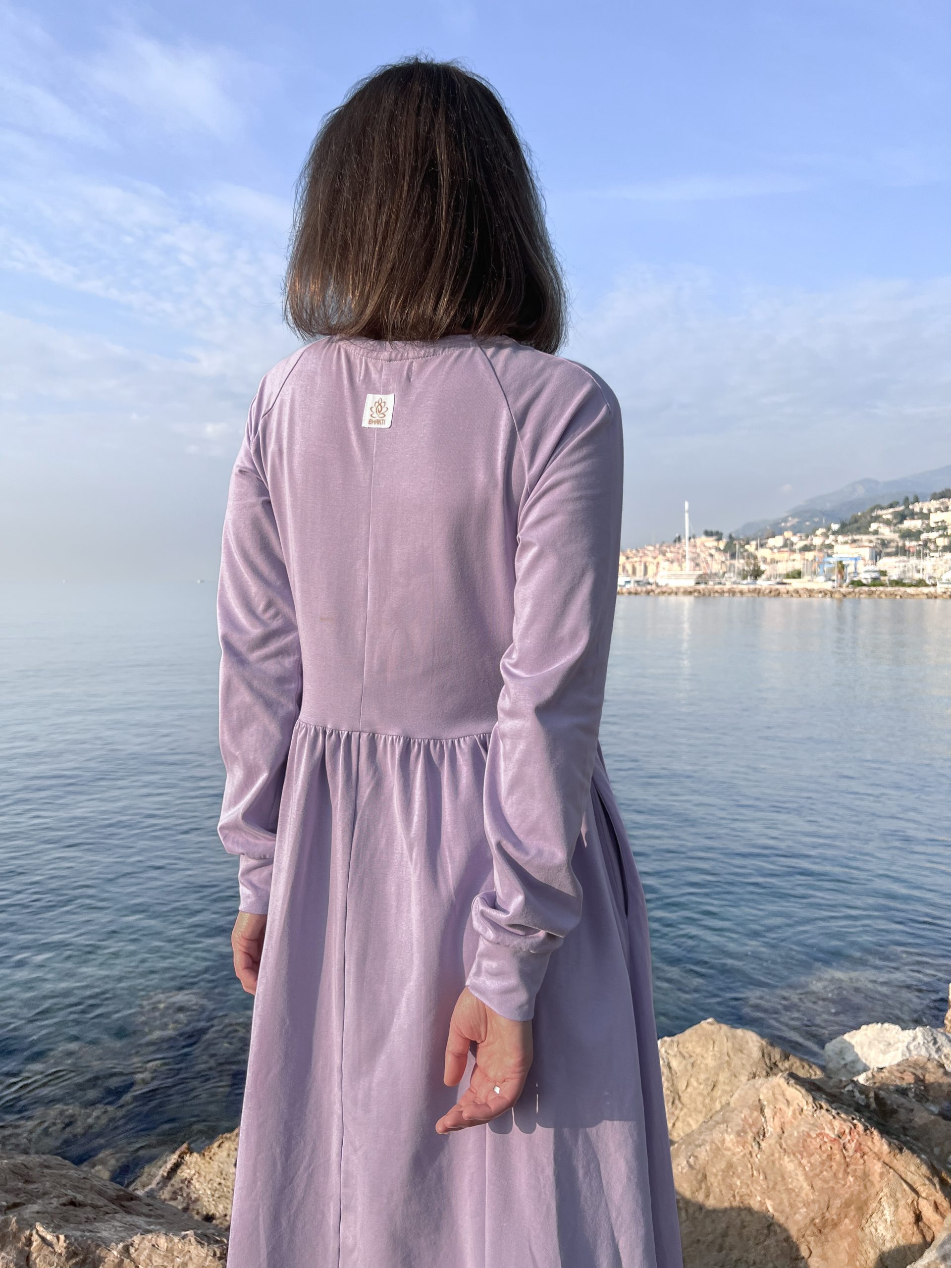 Kleid mit gerafftem Rock – Bild 4