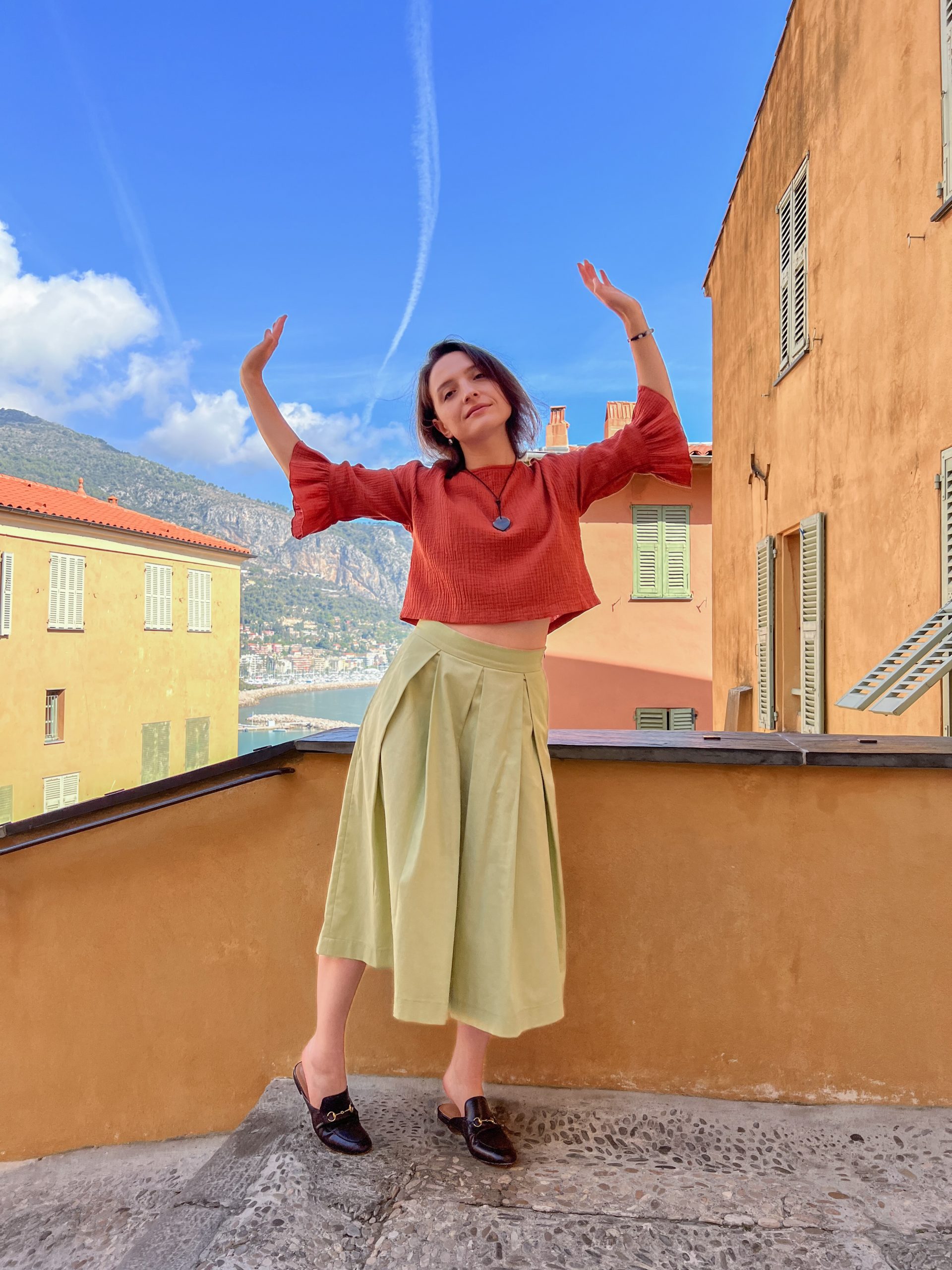 Blouse and skirt - Image 5