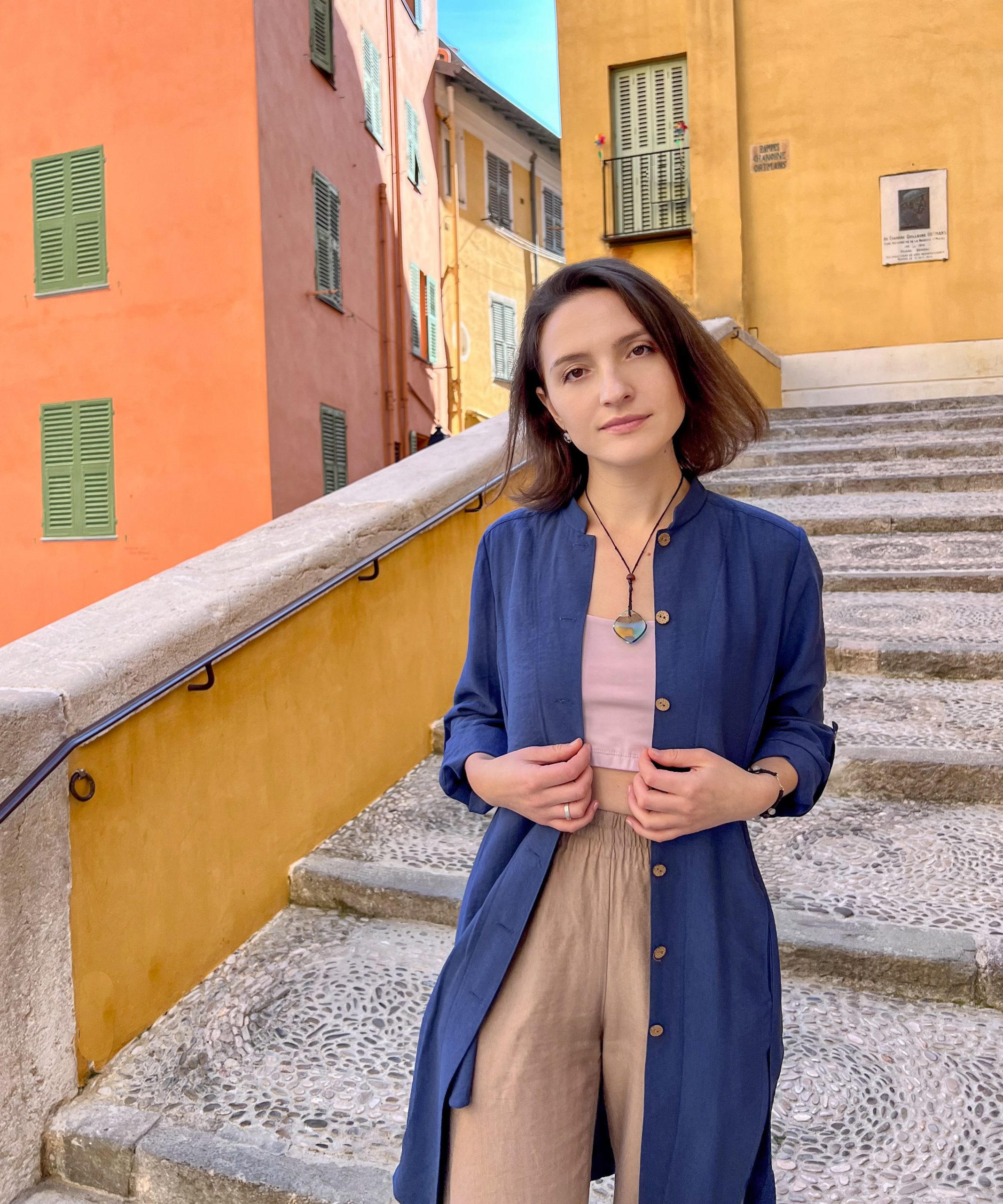 Elongated shirt and wide trousers - Image 17