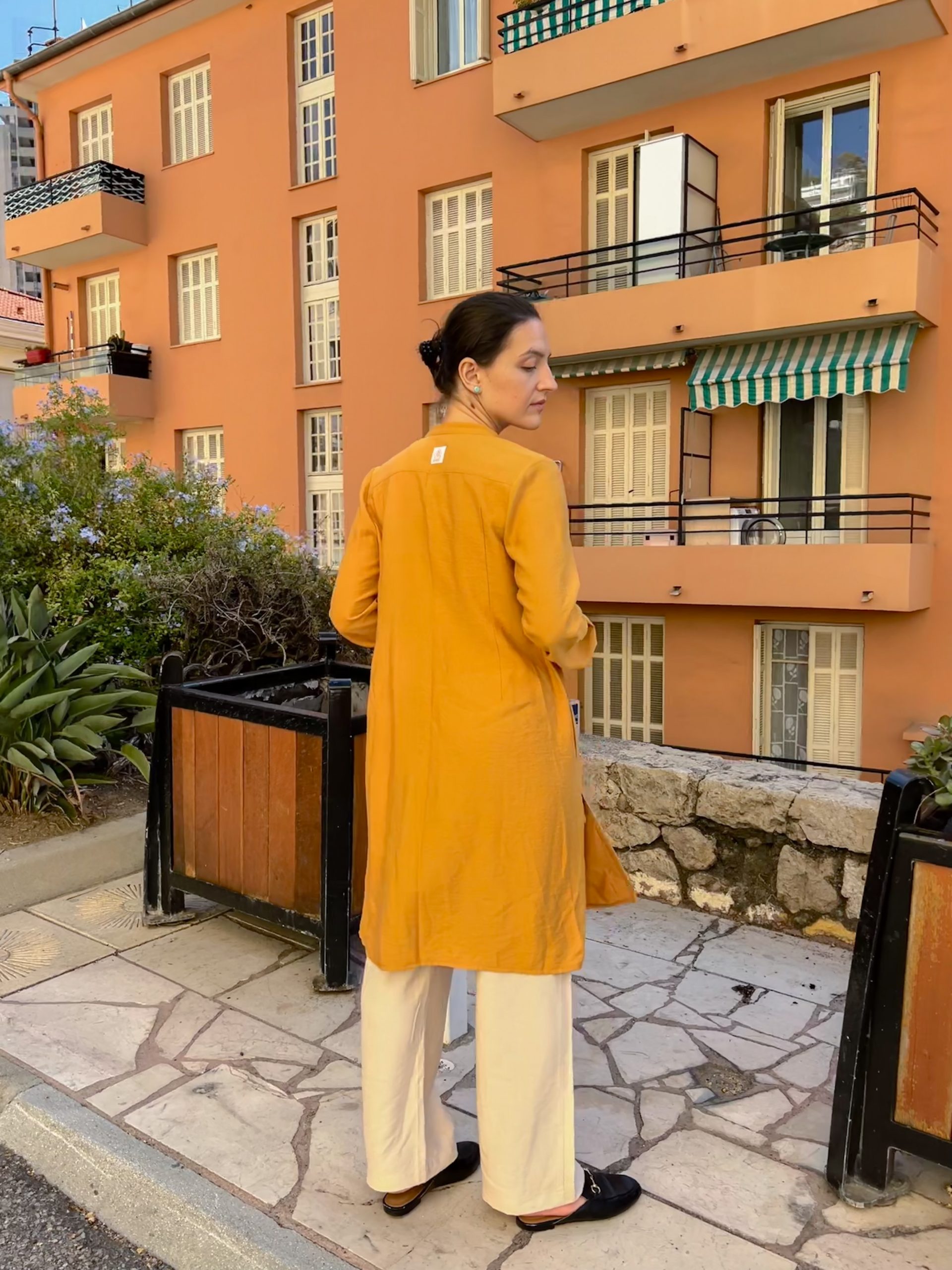 Elongated shirt and wide trousers - Image 8