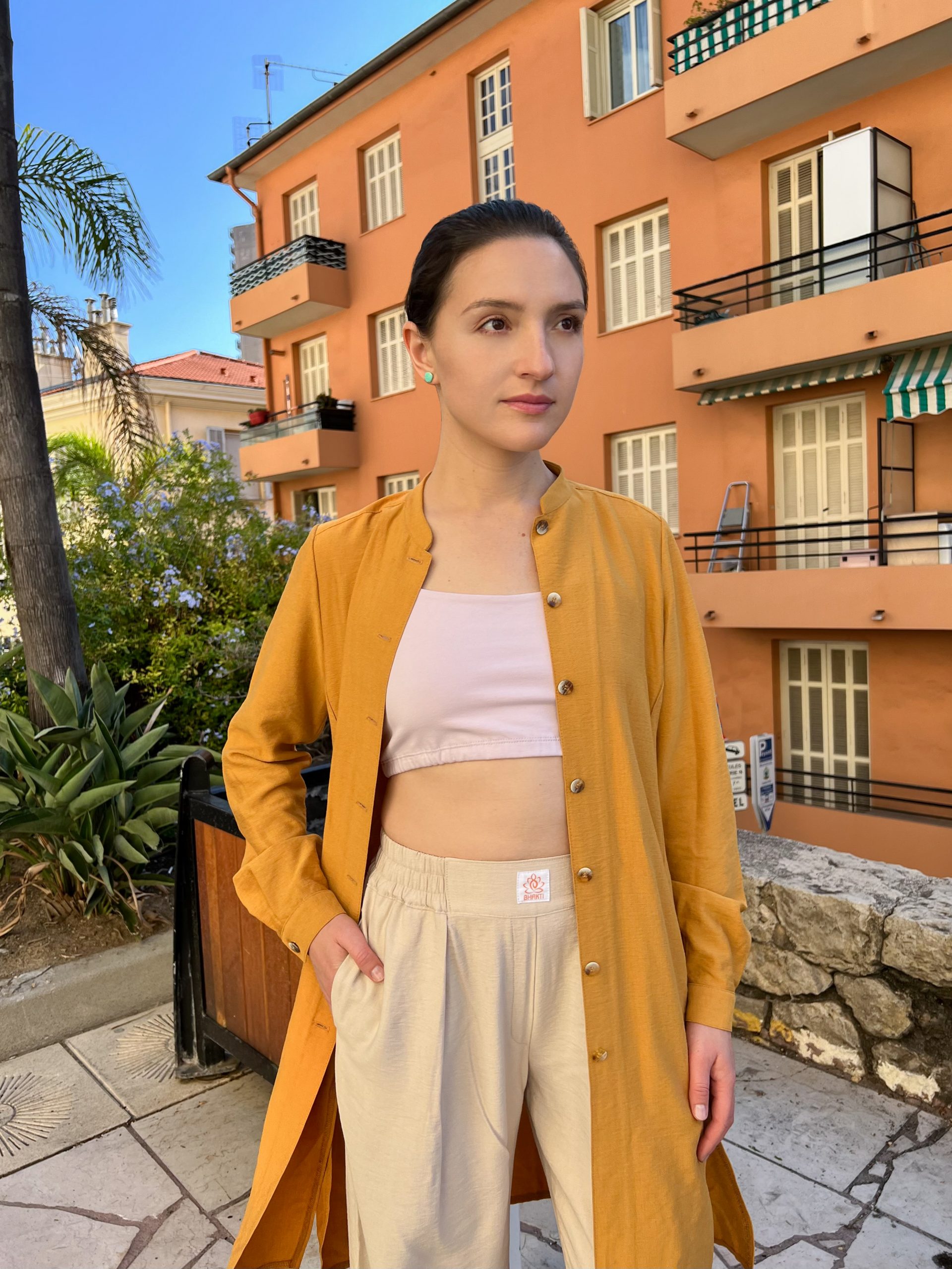 Elongated shirt and wide trousers - Image 5