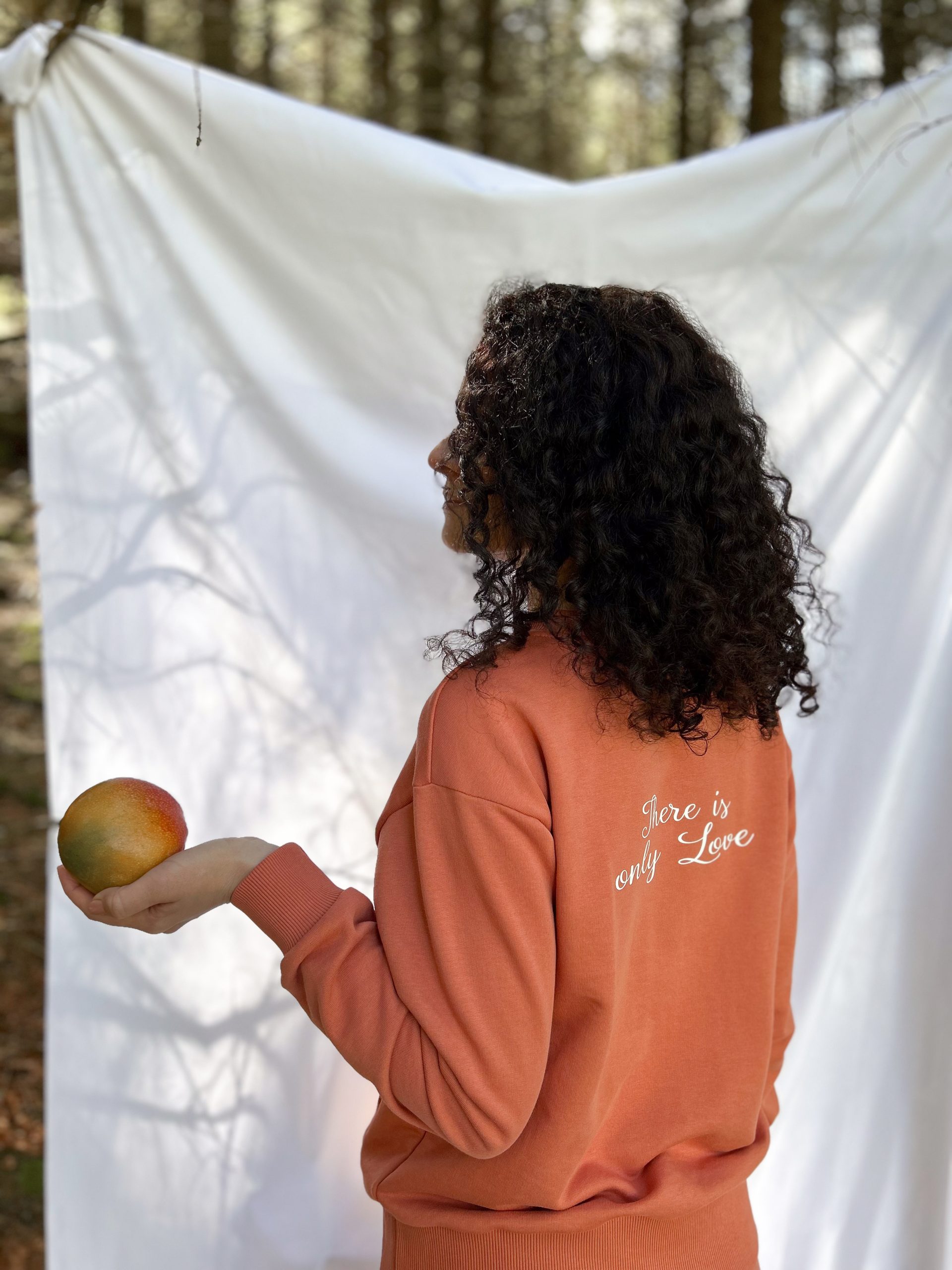 Sweatshirt with kangaroo pocket and wide trousers - Image 12