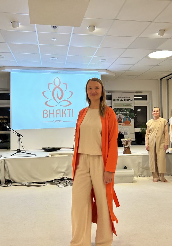 clients_bhakti_wear_anandamayii_eco_clothes_7