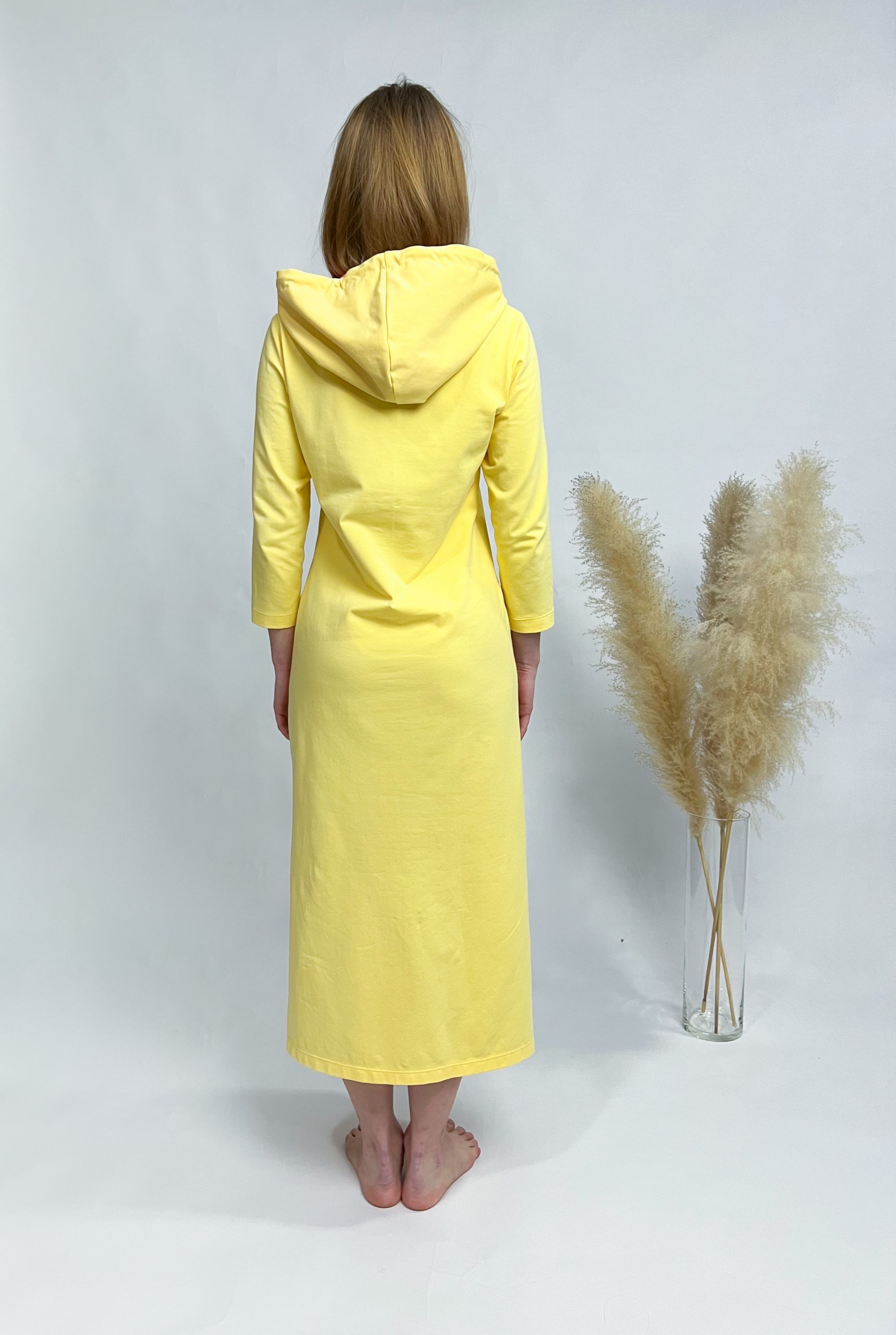 Tunika-Kleid mit Kapuze und Leggings – Bild 26