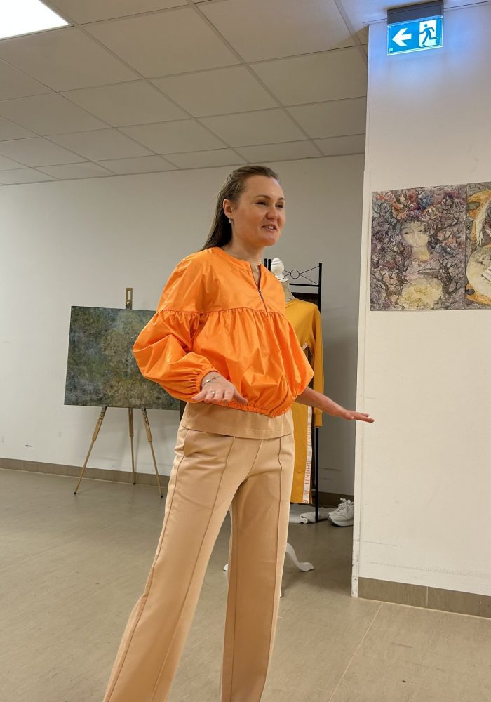 fashion_show_yoga_festival_eco_friendly_clothing_bhakti_wear_fall_white_orange_40 — копия