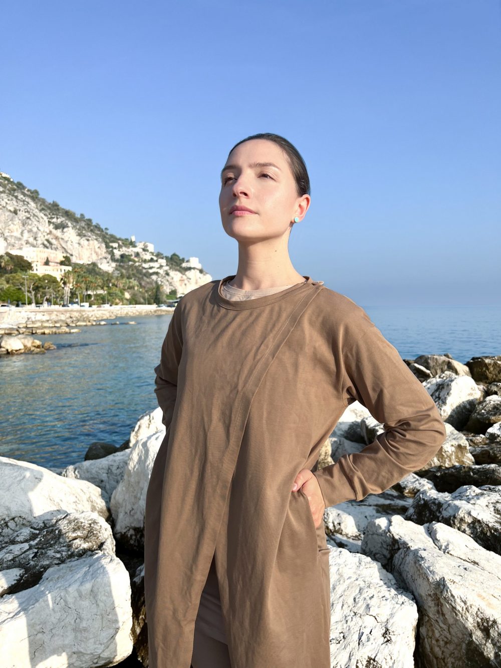 T-shirt, leggings with skirt and wrap jacket - Image 5